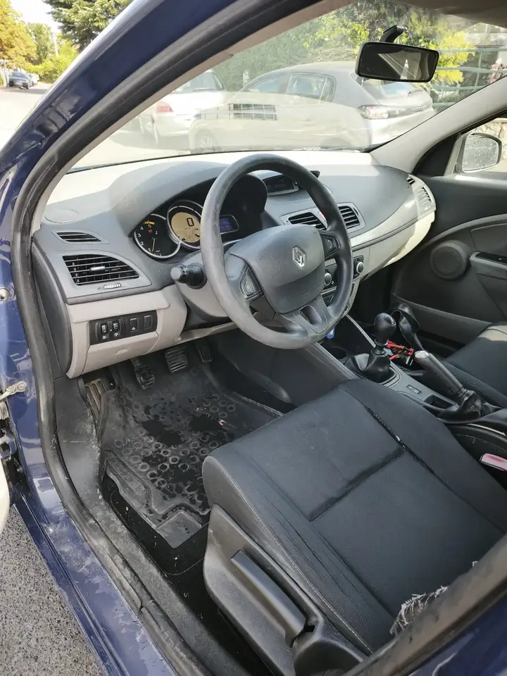 Renault Megane Grandtour — photo 9