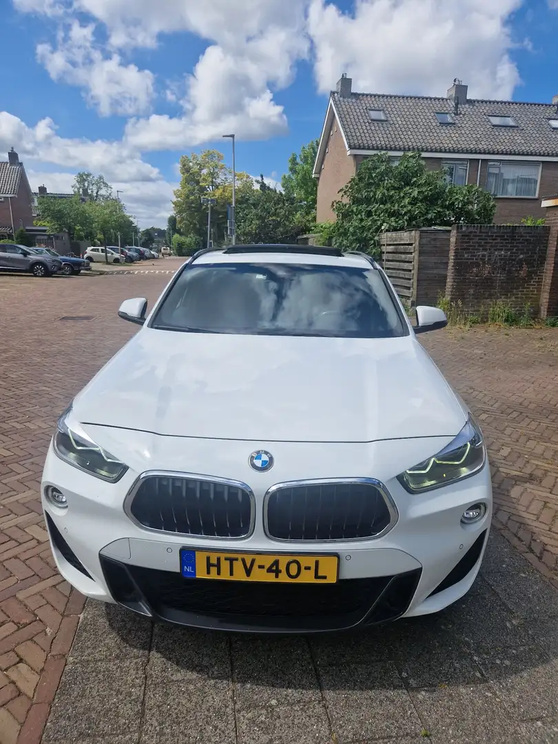 BMW X2 sDrive18i Aut. M Sport Pano - 1