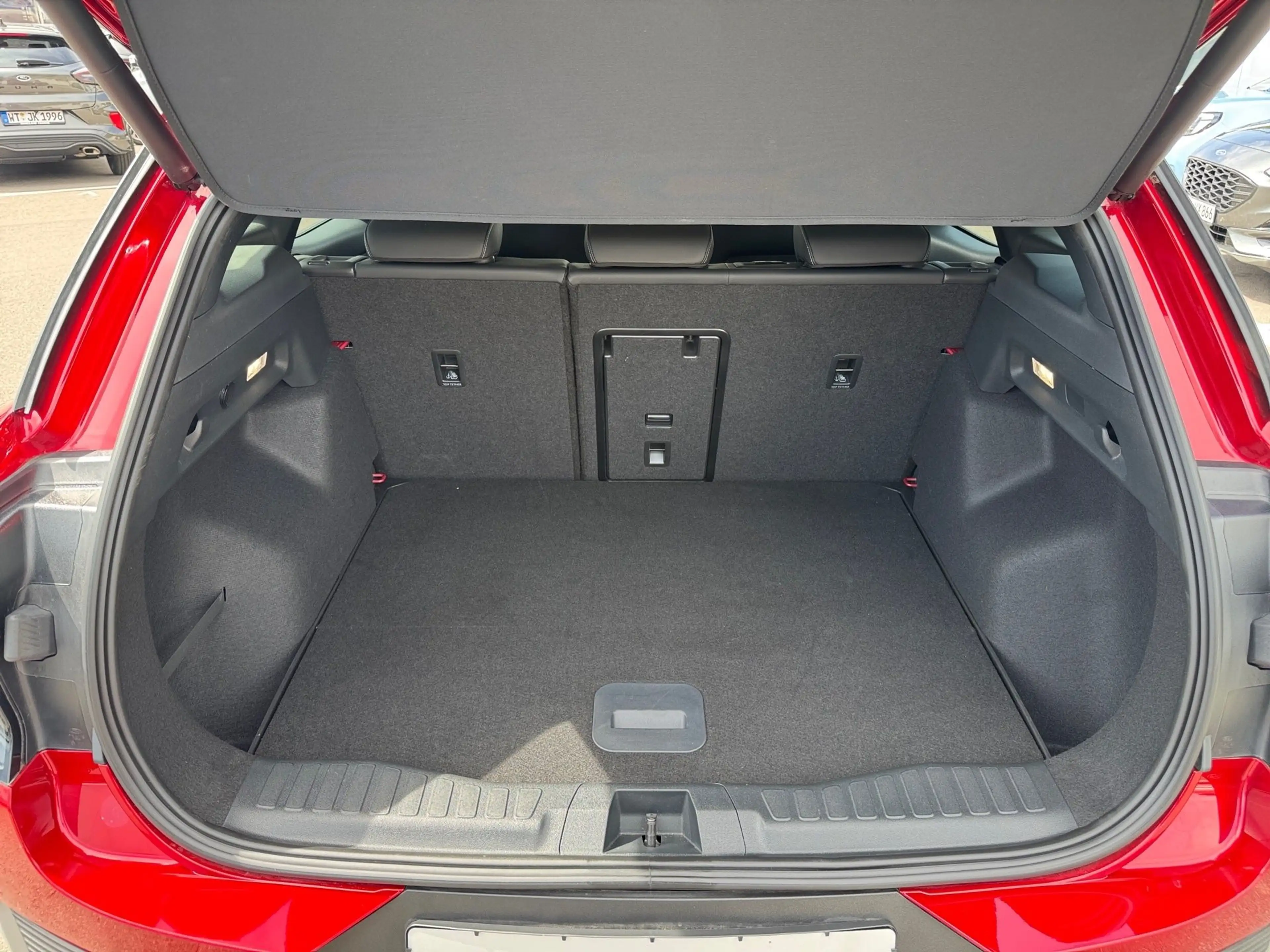 Ford Explorer Elektromotor mit Extended Range RWD 77kWh Explorer — photo 8