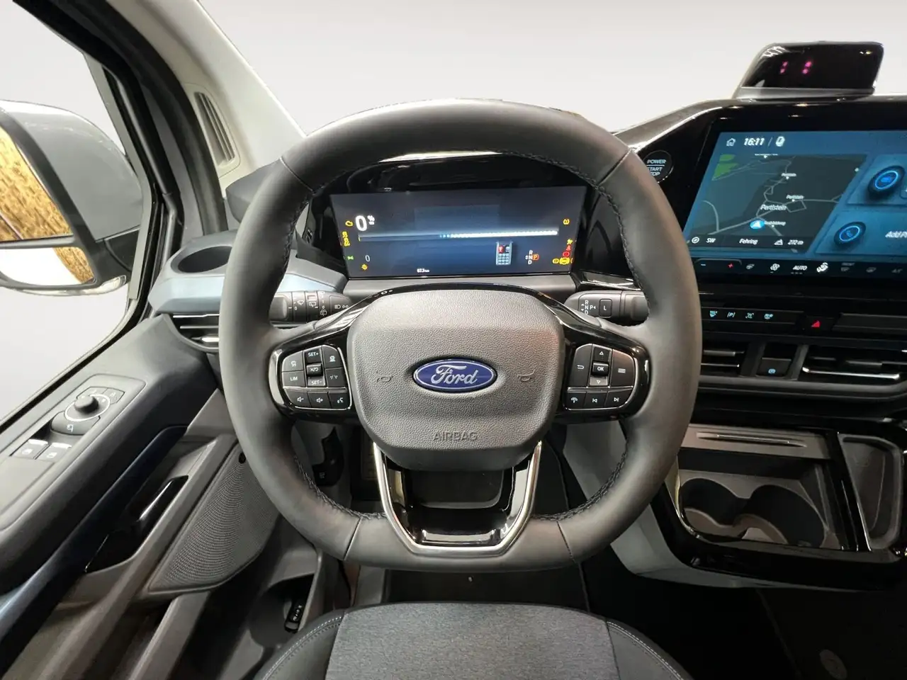 Ford Tourneo Custom 2026 — фото 13