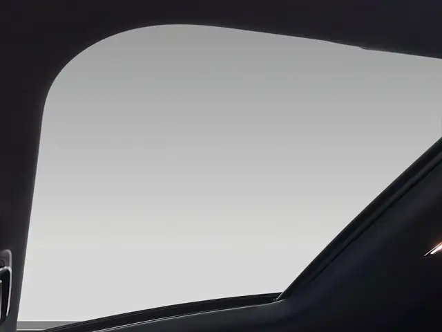 Mercedes-Benz GLC 200 view 12