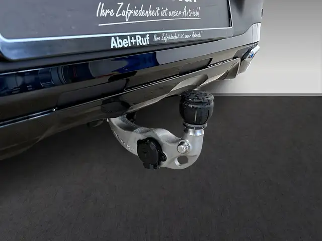 Mercedes-Benz GLC 200 view 11