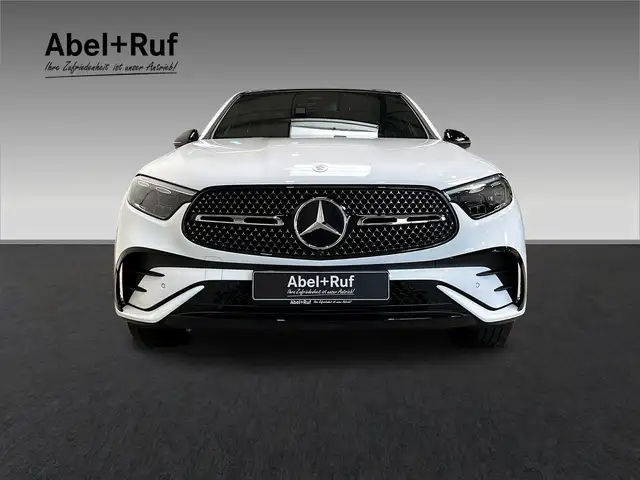 Mercedes-Benz GLC 200 view 2