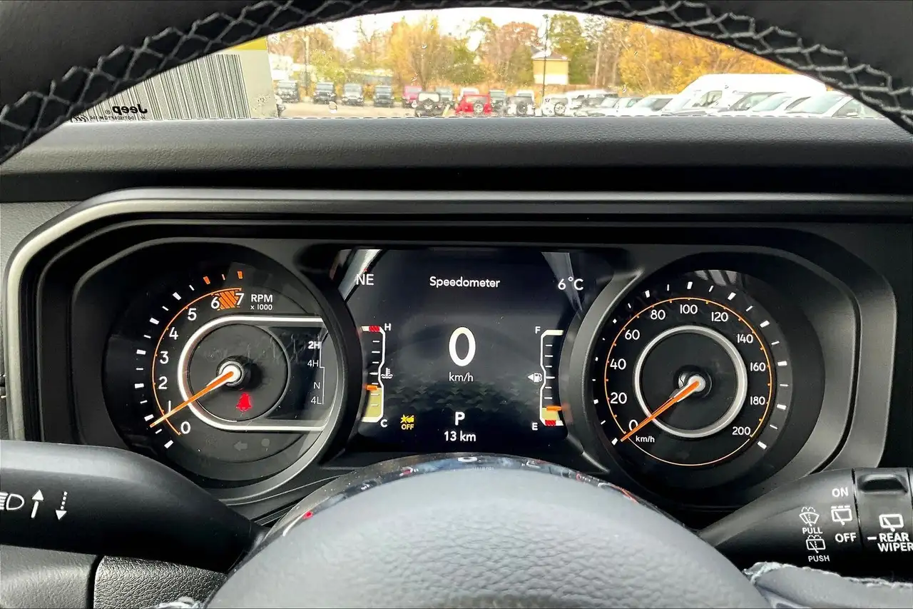 Jeep Wrangler снимка Jeep Wrangler