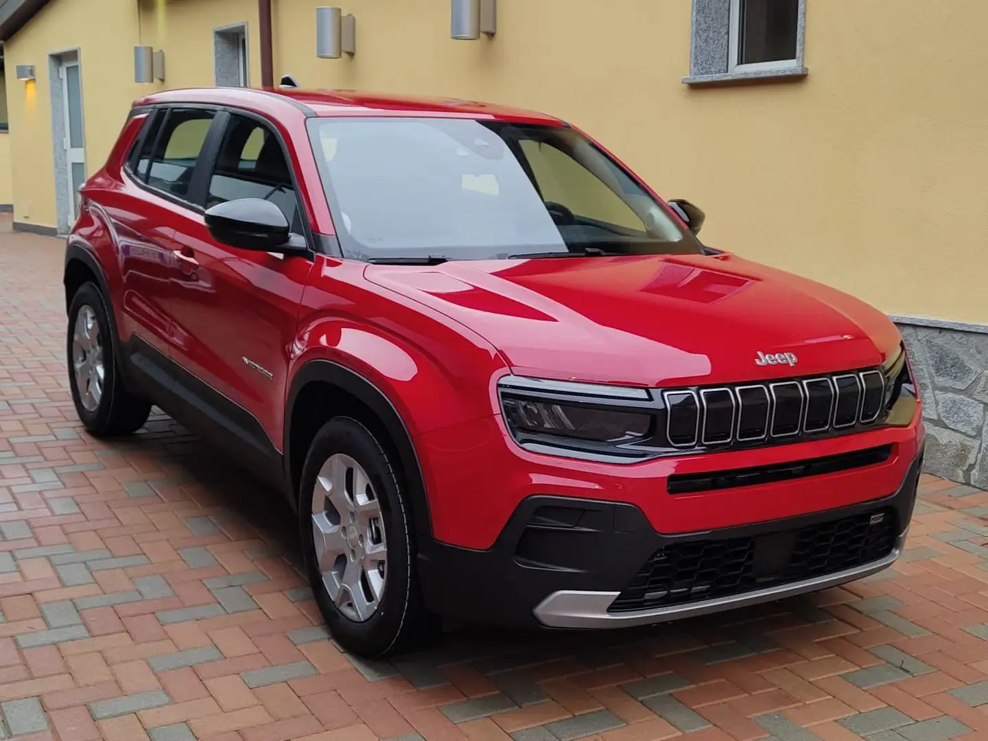 Jeep Avenger Altitude 1.2 100 ov Rouge - 2