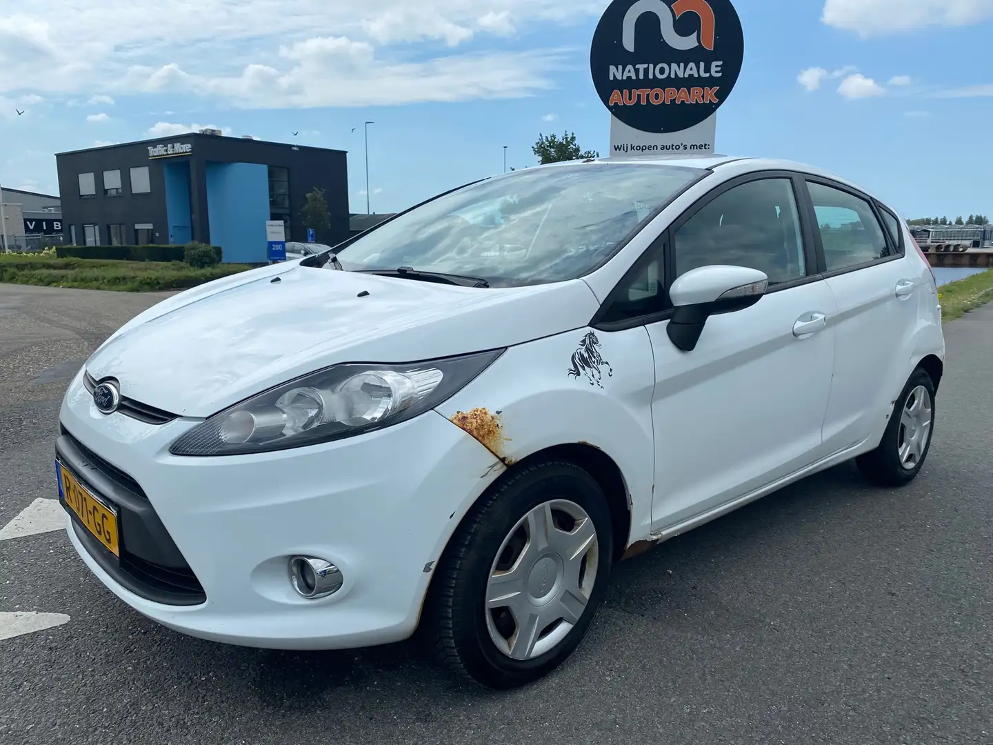 Ford Fiesta 2012 * 1.25 Titanium * AIRCO * BLUETOOTH * AUX * 5 Wit - 1