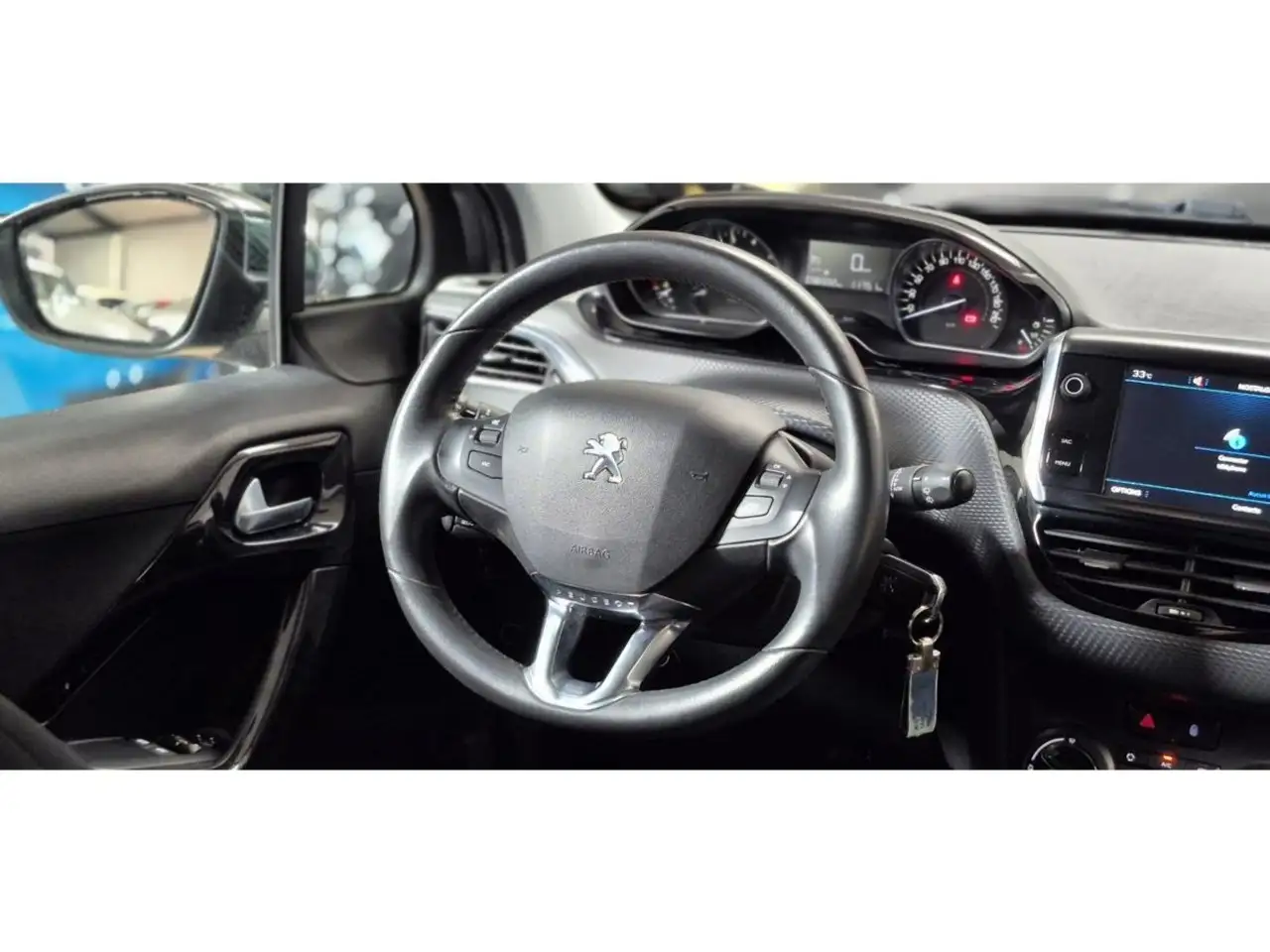 Peugeot 208 208 — photo 19