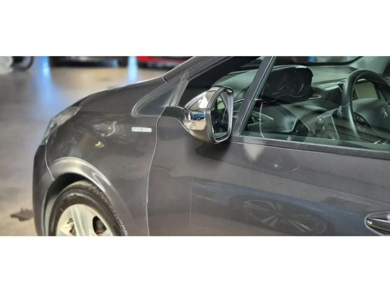 Peugeot 208 208 — photo 14