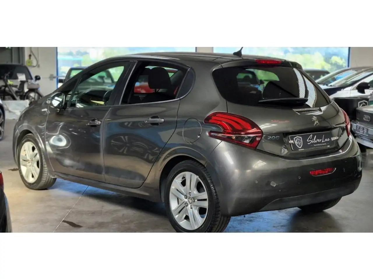 Peugeot 208 208 — photo 8