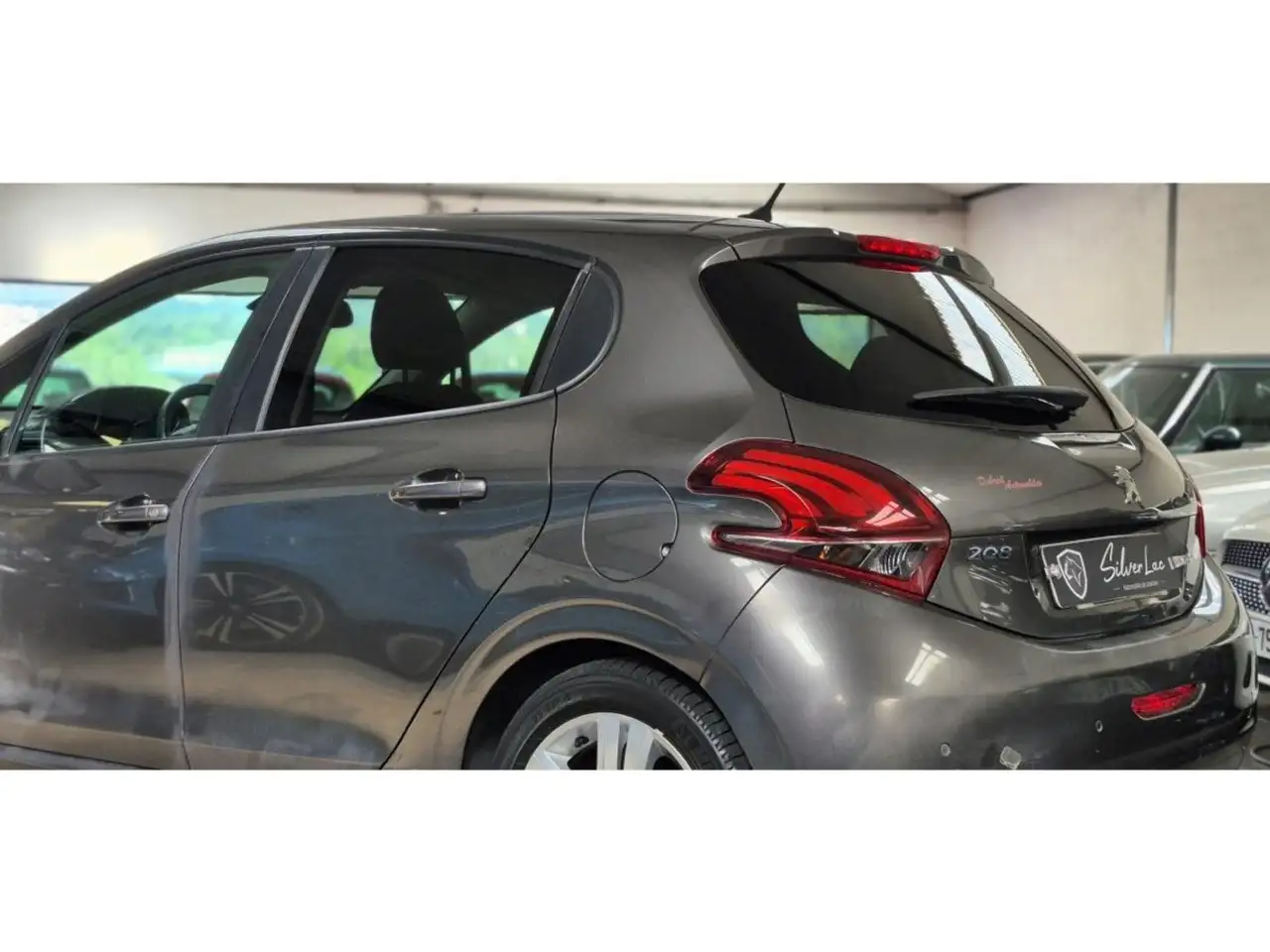 Peugeot 208 208 — photo 11