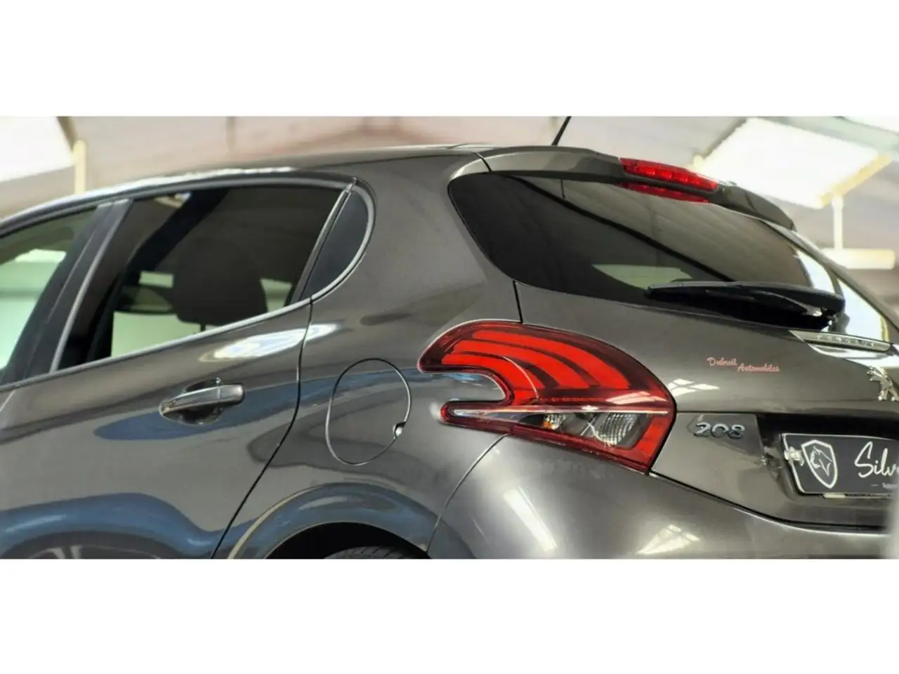 Peugeot 208 208 — photo 9