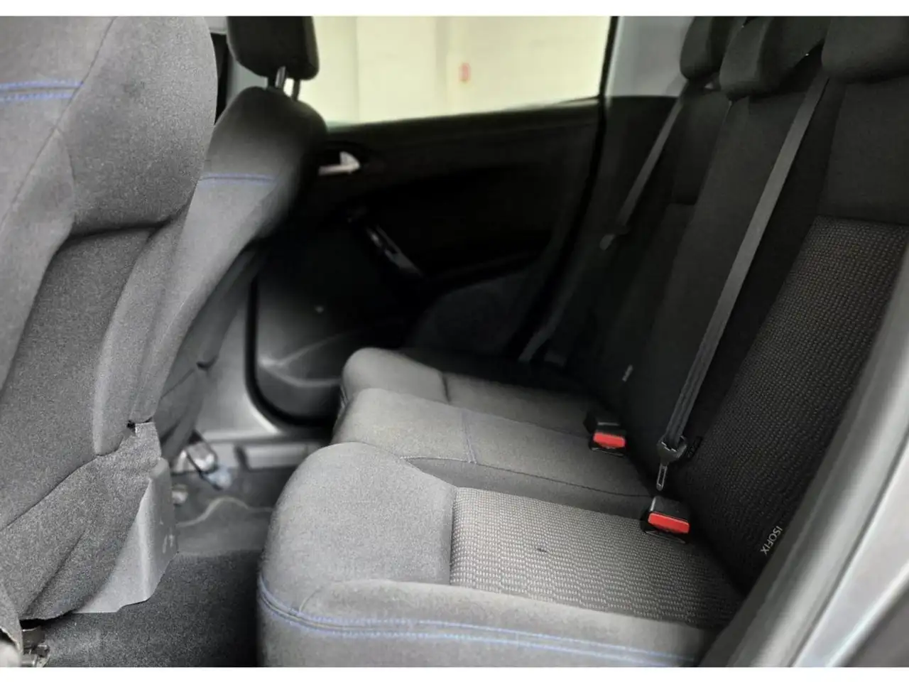 Peugeot 208 208 — photo 17