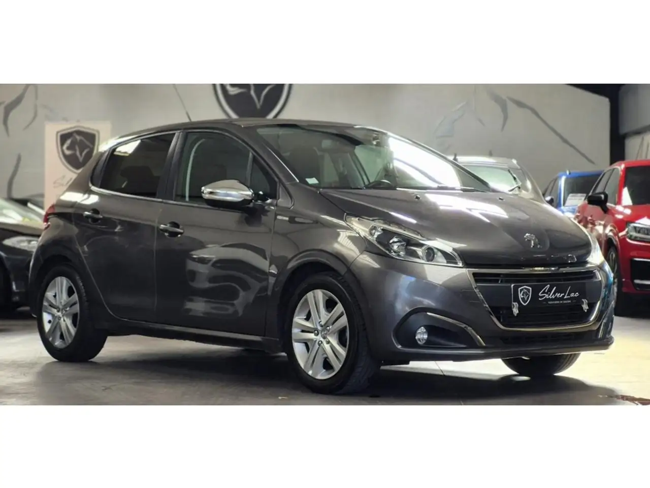 Peugeot 208 208