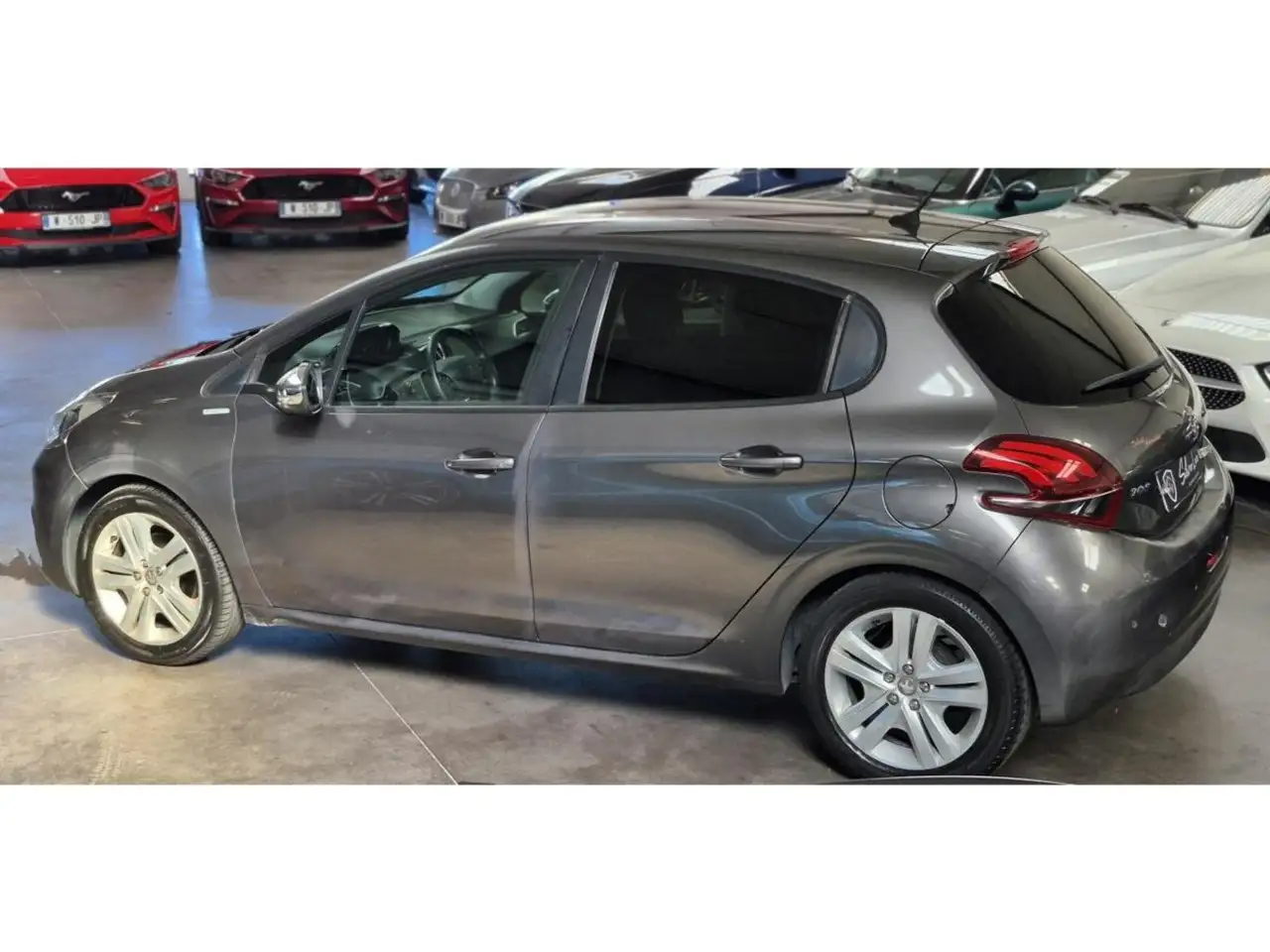 Peugeot 208 208 — photo 7