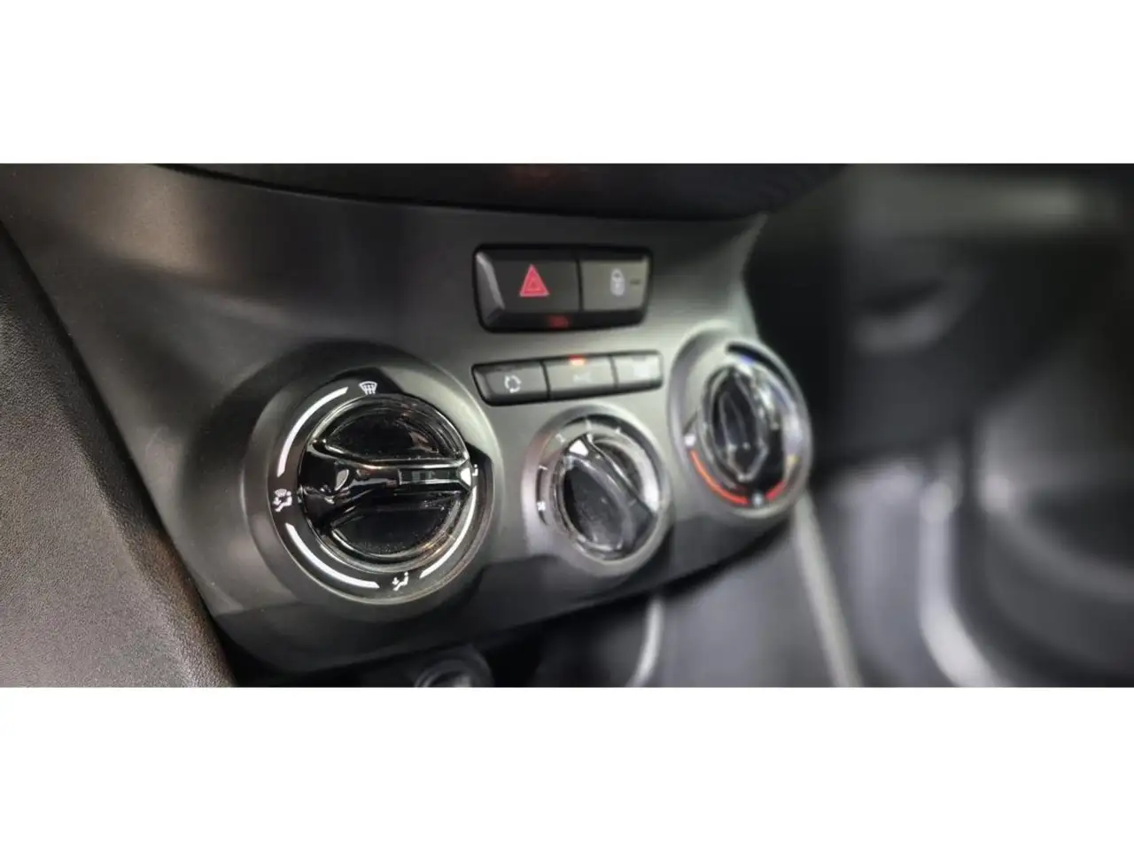 Peugeot 208 208 — photo 22