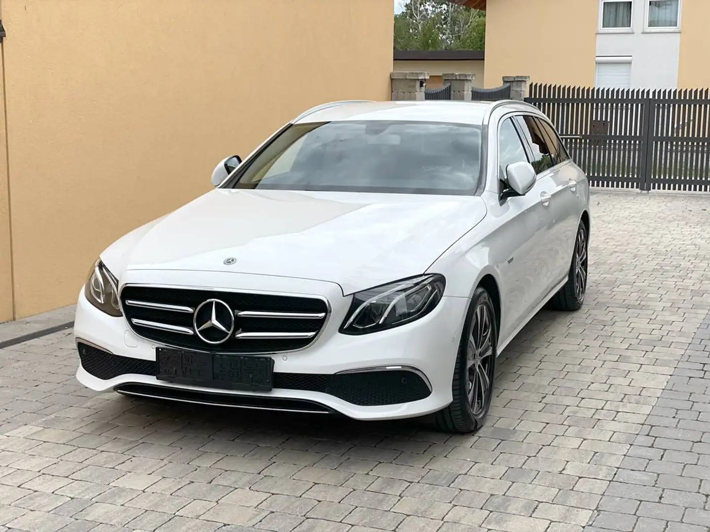Mercedes-Benz E 300 E 300 de T-Modell Avantgarde Sportstyle Weiß - 2