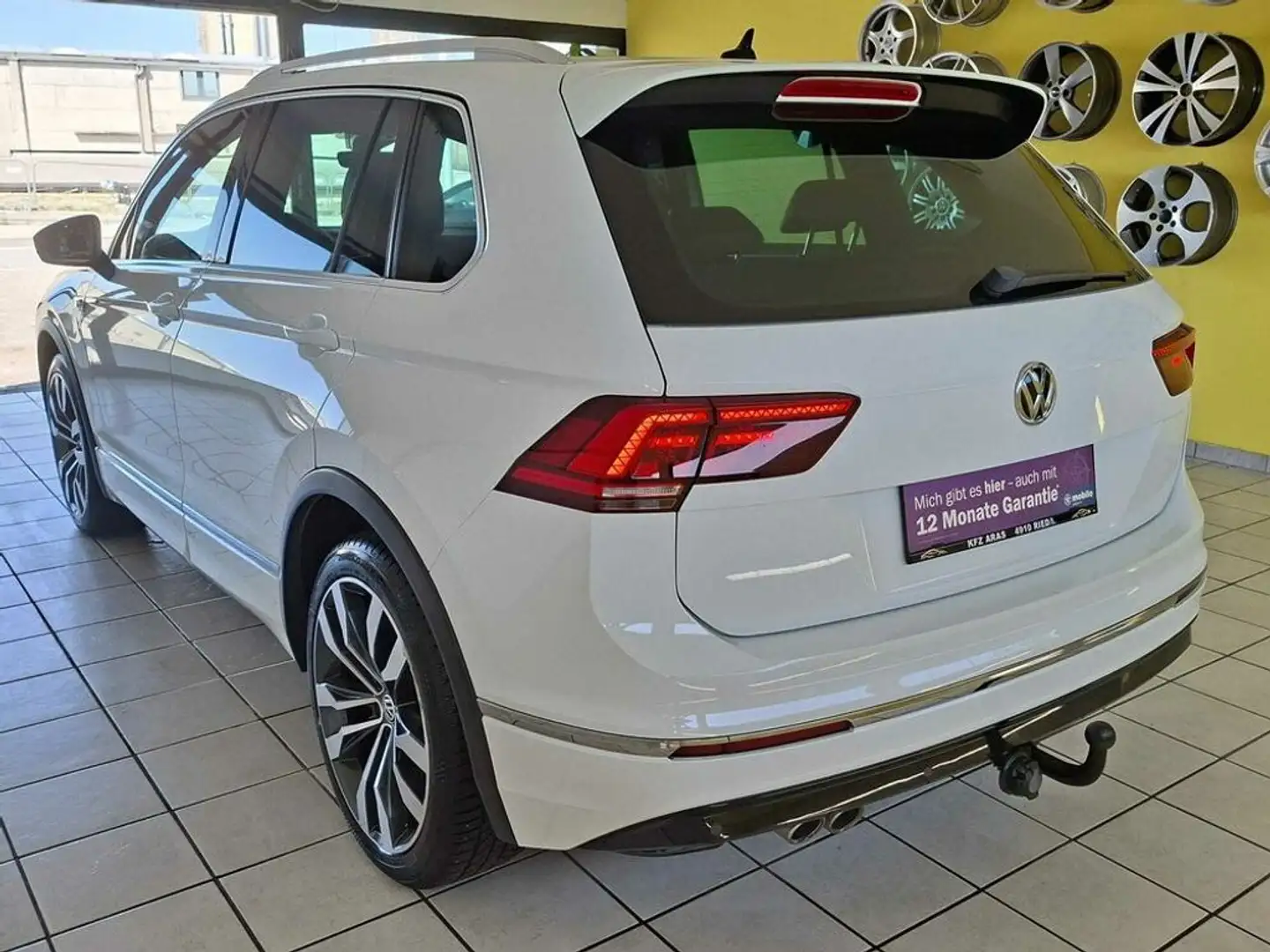 Volkswagen Tiguan R-Line 4Motion, PDC, AHK, PANORAMA, NAVI Weiß - 2