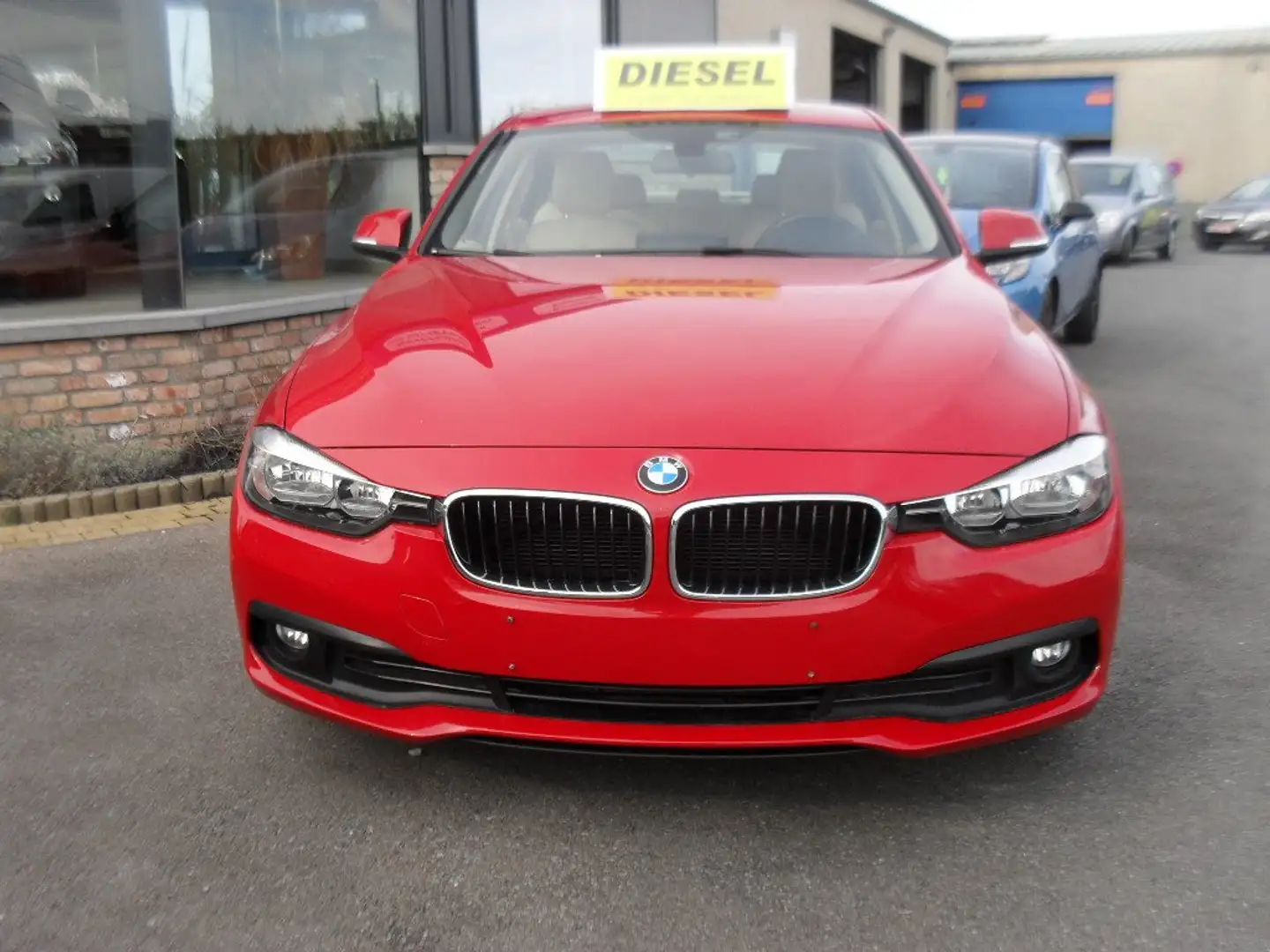 BMW 320 d ED Edition Rouge - 1