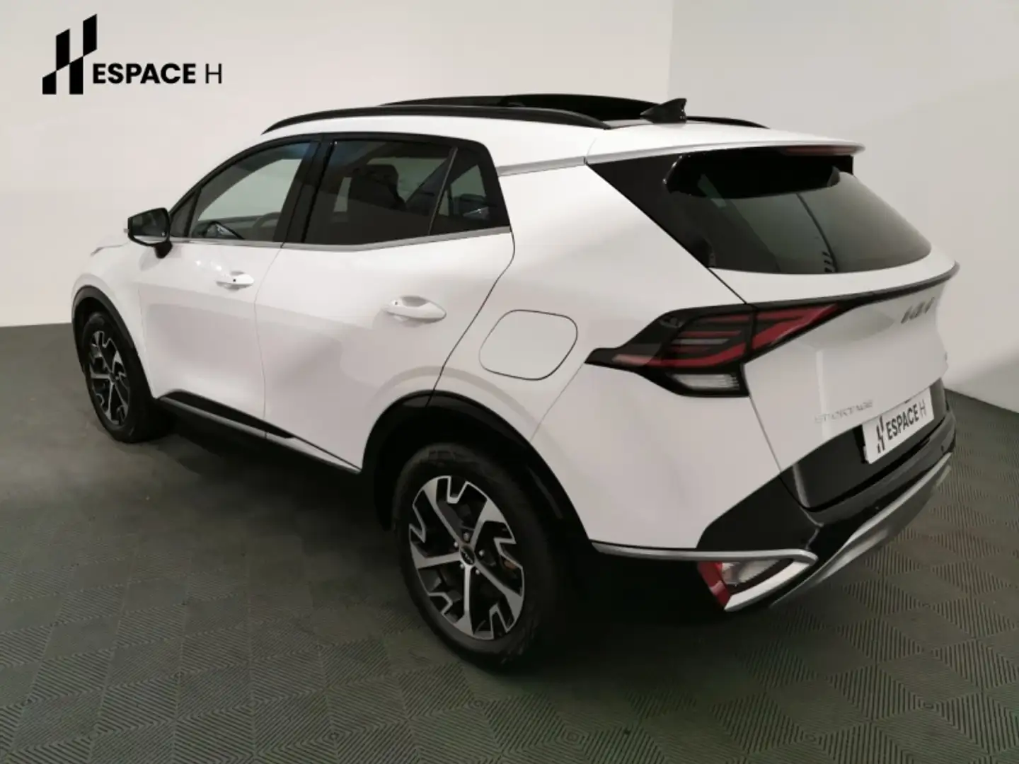 Kia Sportage 1.6 T-GDi 230ch HEV  Design BVA6 4x2 Blanc - 2
