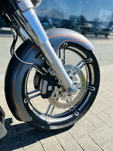 Harley-Davidson Tour Glide - foto 8