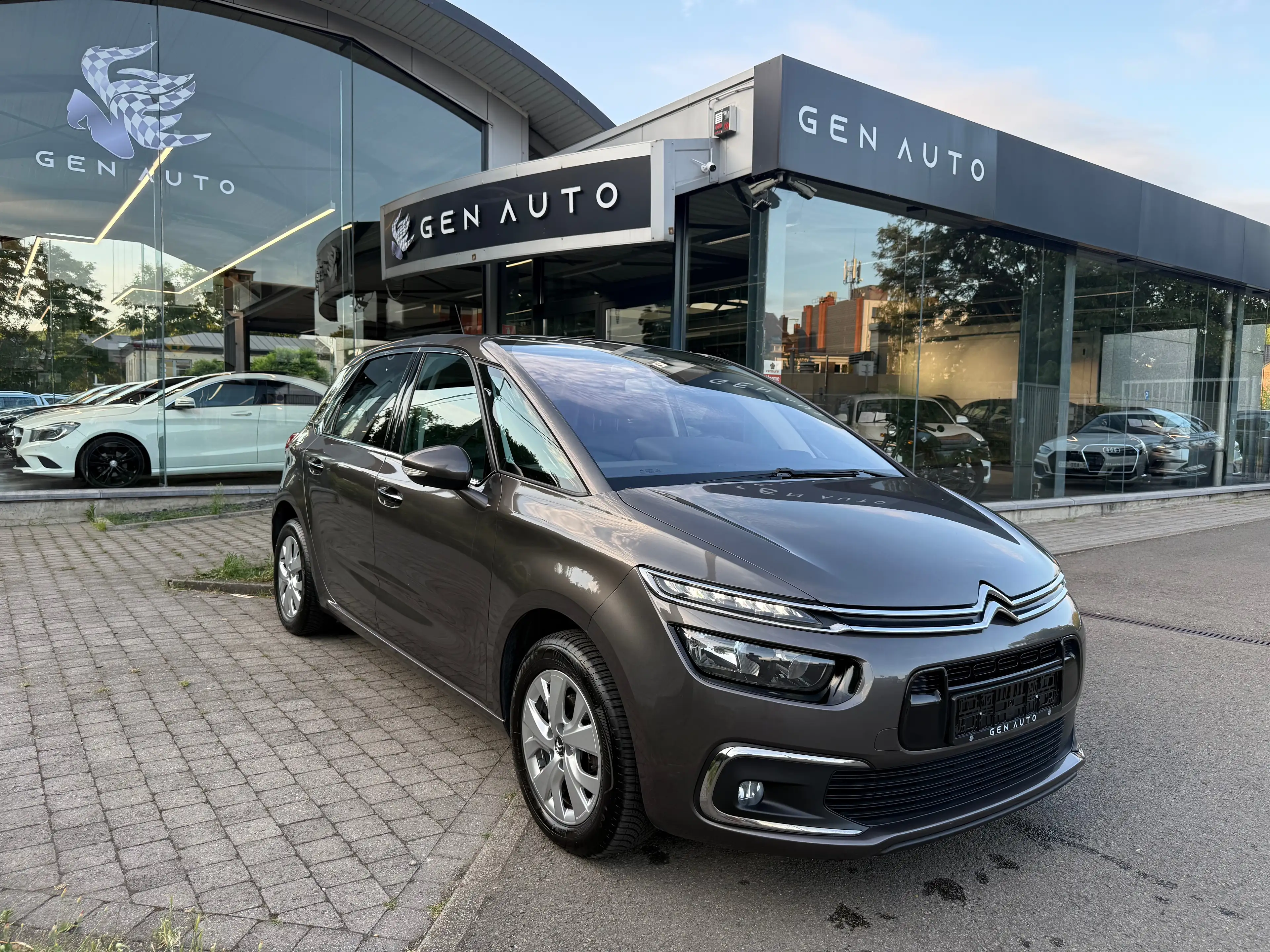 Citroen C4 Picasso 1.6 BlueHDi Business Lounge Siège Massant Chauffant GPS Cam. * 12 à 36 MOIS GARANTIE *