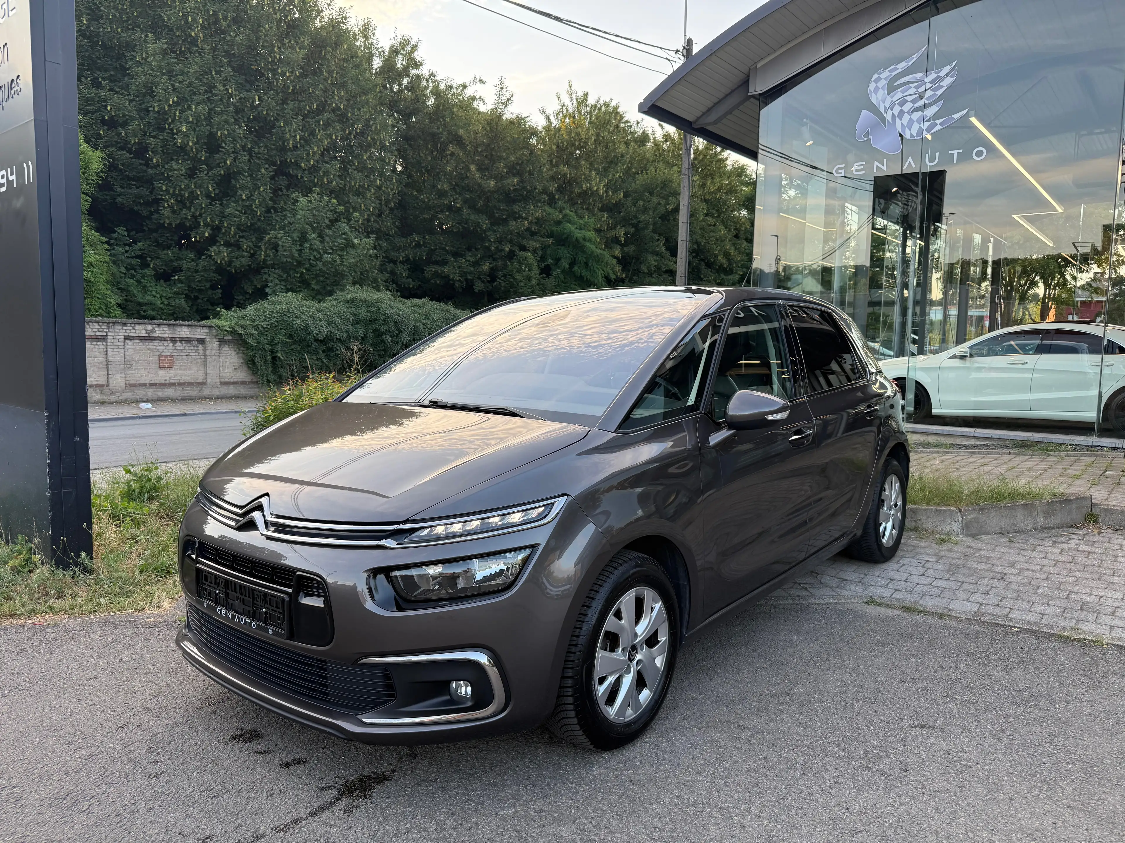Citroen C4 Picasso 1.6 BlueHDi Business Lounge Siège Massant Chauffant GPS Cam. * 12 à 36 MOIS GARANTIE * — photo 3