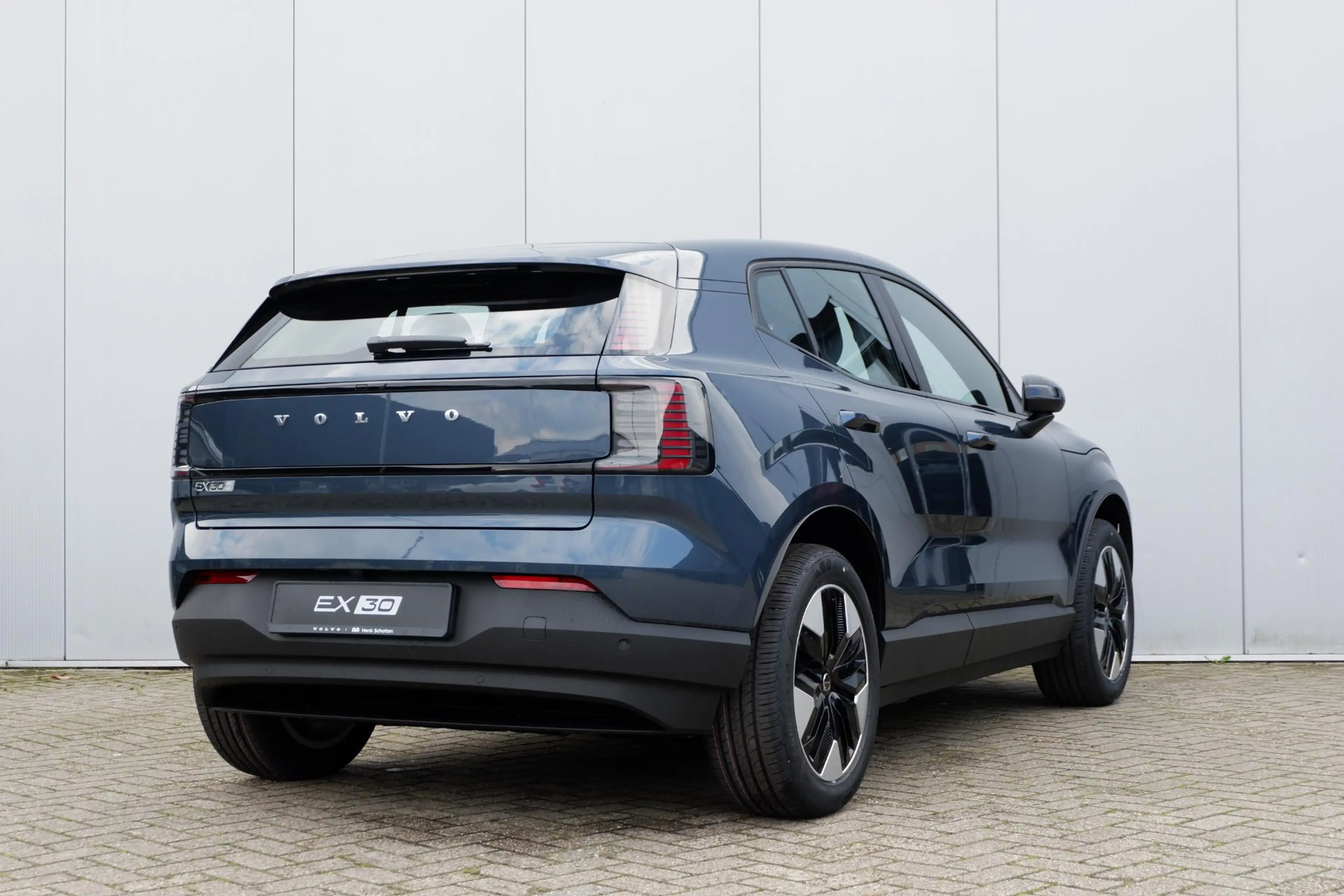 Volvo EX30 P3 Long Range Plus Europa 69 kWh Elektrisch verste — photo 2