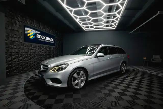 Mercedes-Benz E 500 V8 CGI AMG Sport *Airmatic*Pano*ACC*H&K*