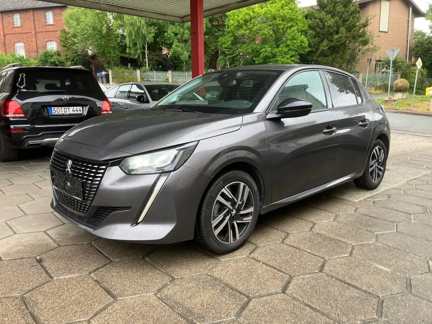 Peugeot 208 1.5 Blue HDI 100 Allure Navi Keyless Grijs - 2