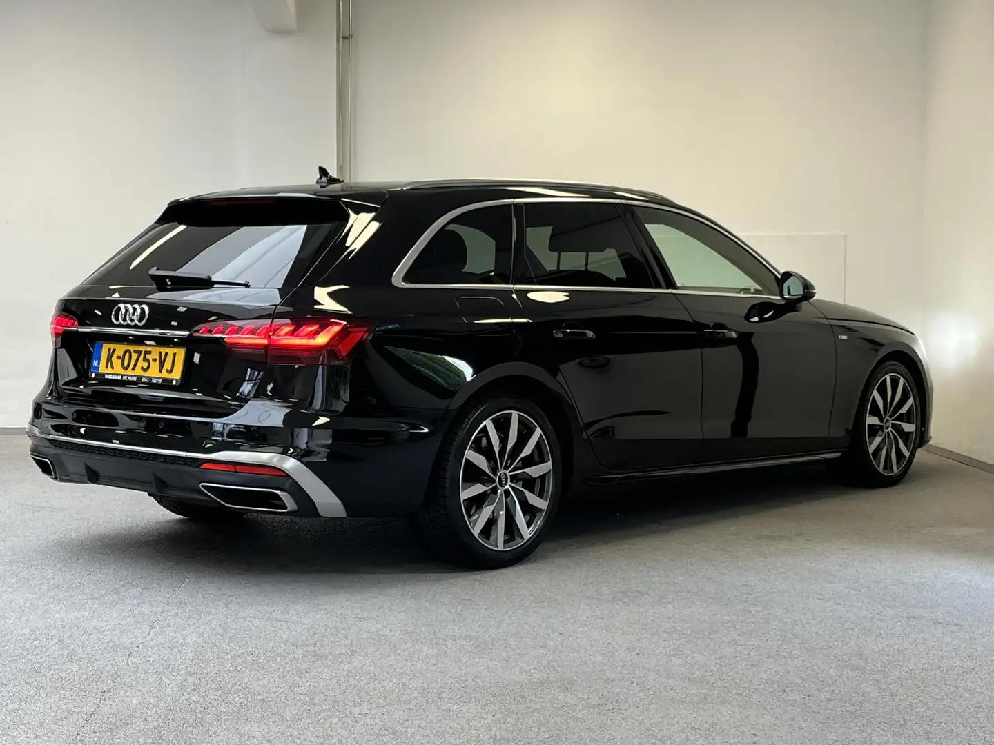 Audi A4 Avant 35 TFSI 3x S-line | 1e-EIG. | ORG.NL | CARPL Schwarz - 2