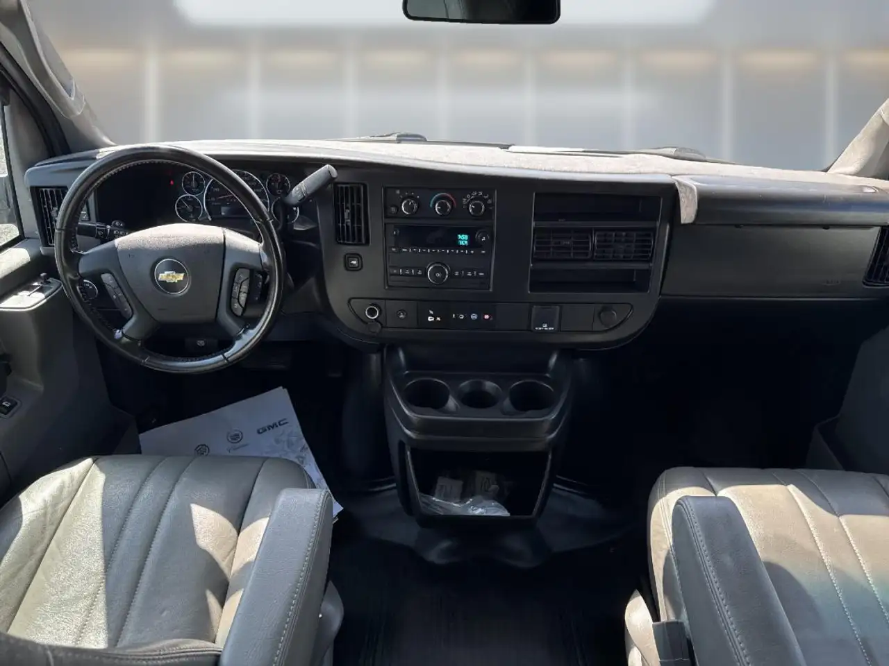 Chevrolet Express 2500 photo Chevrolet Express 2500