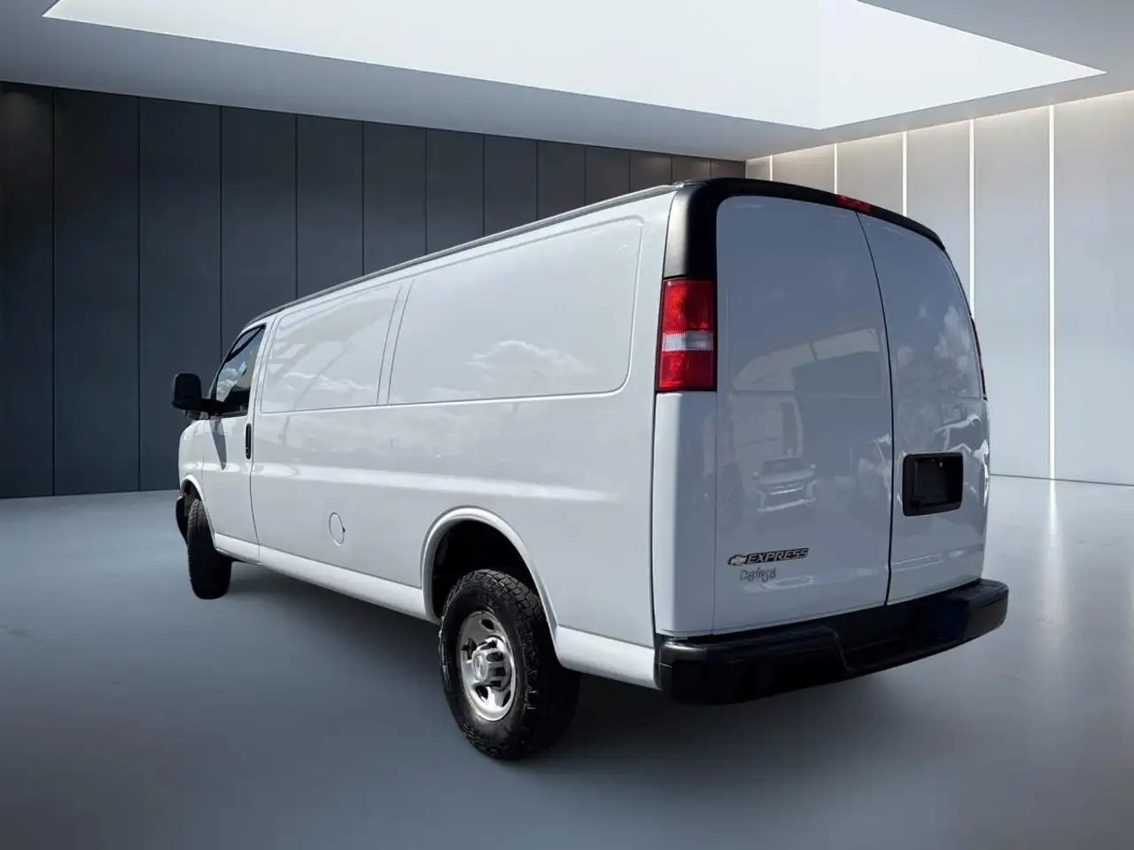 Chevrolet Express 2500 photo Chevrolet Express 2500