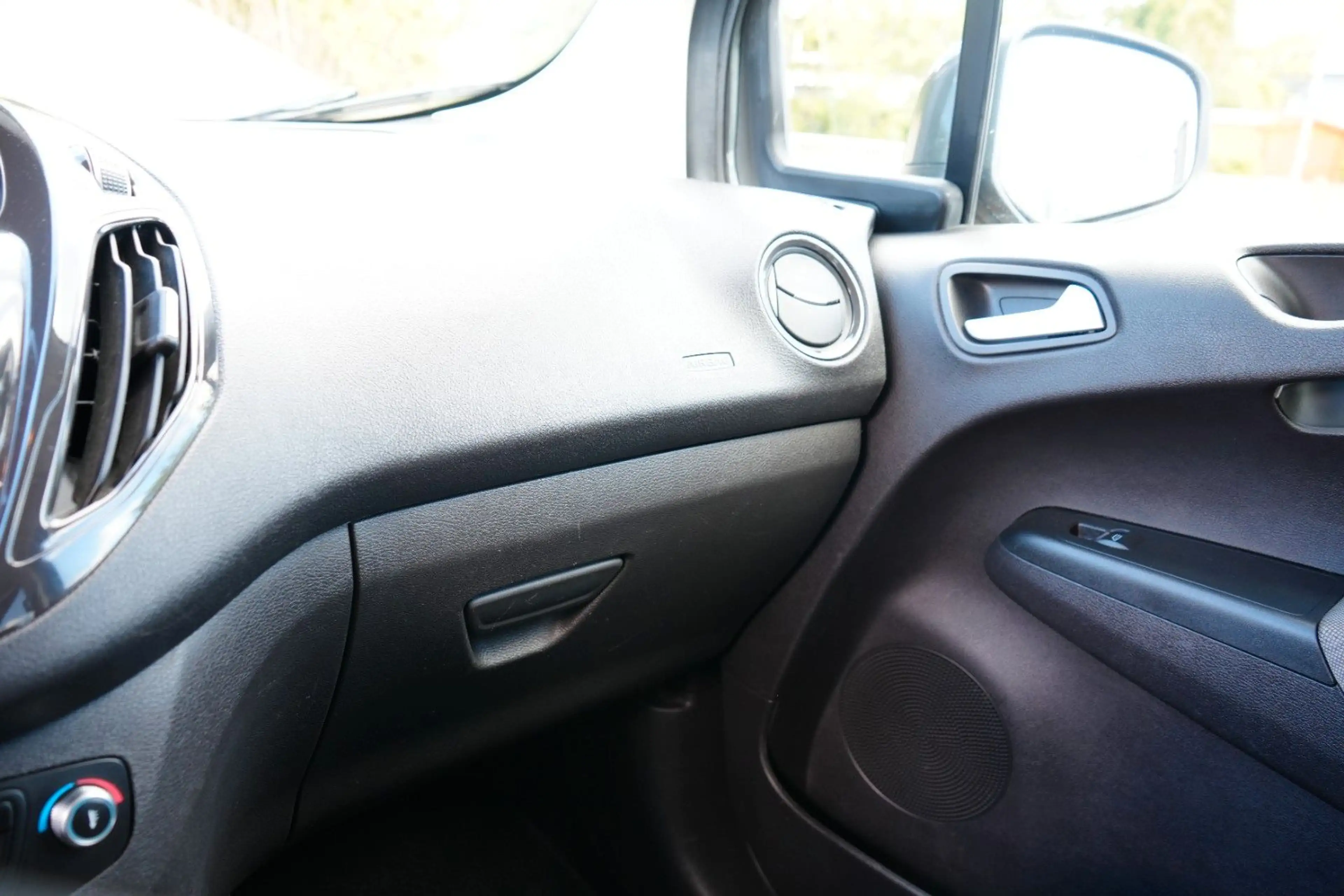Ford Tourneo Courier Tourneo 1.5 TDCi Titanium 1.Hand/PDC/Tempo/Klima — photo 15