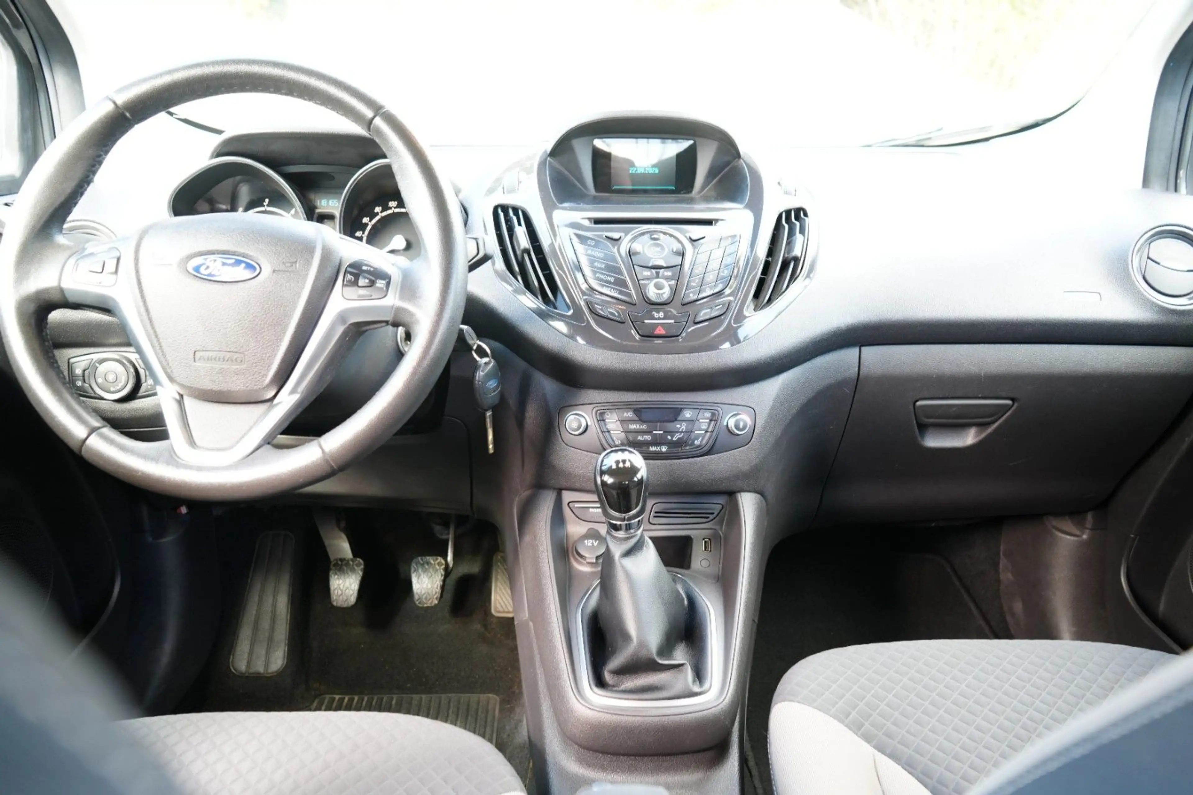 Ford Tourneo Courier Tourneo 1.5 TDCi Titanium 1.Hand/PDC/Tempo/Klima — photo 10