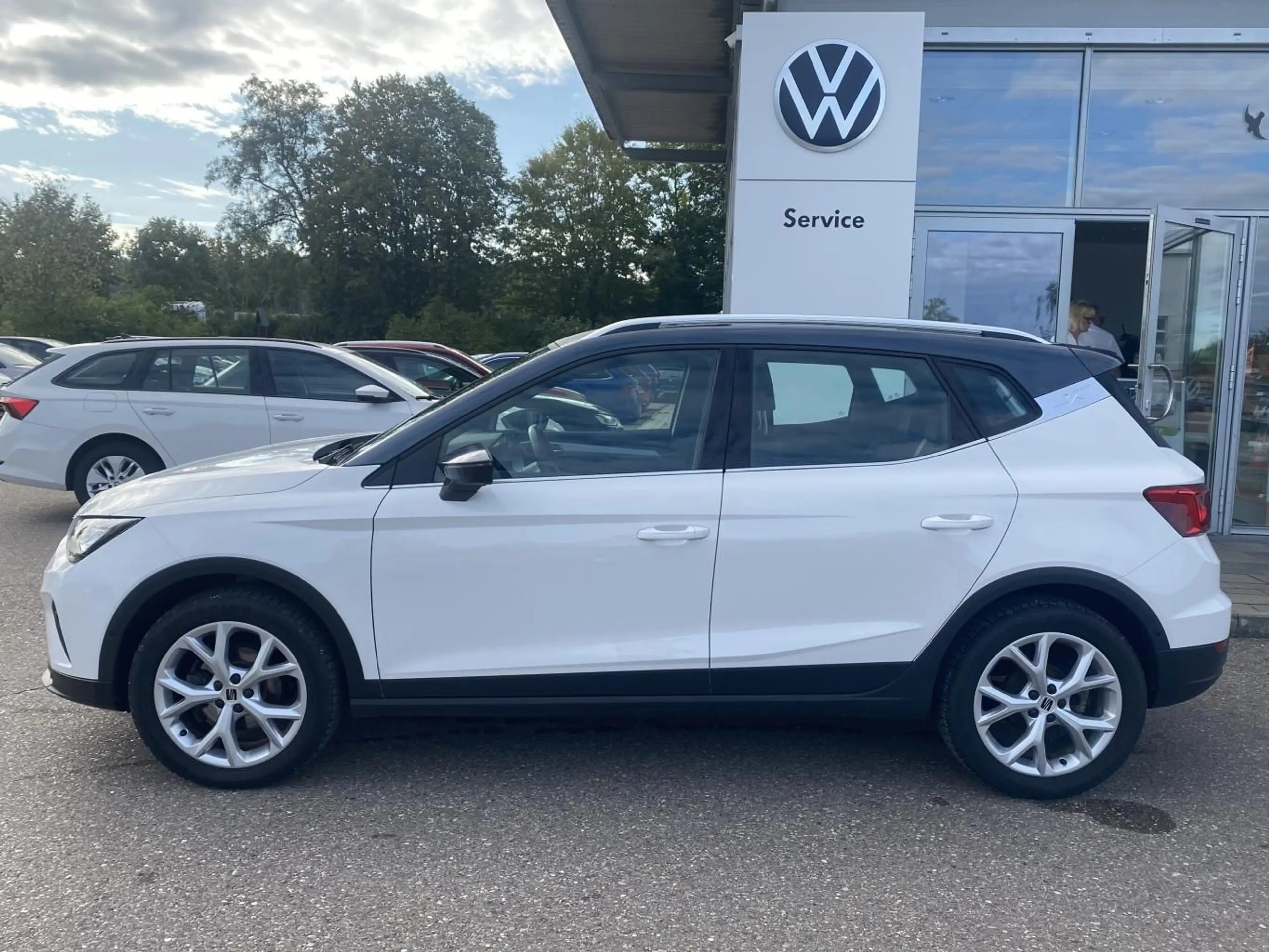 SEAT Arona 1.0 TSI FR SAFE-DRIVING-XL+FULL-LINK+ACC+L — photo 2