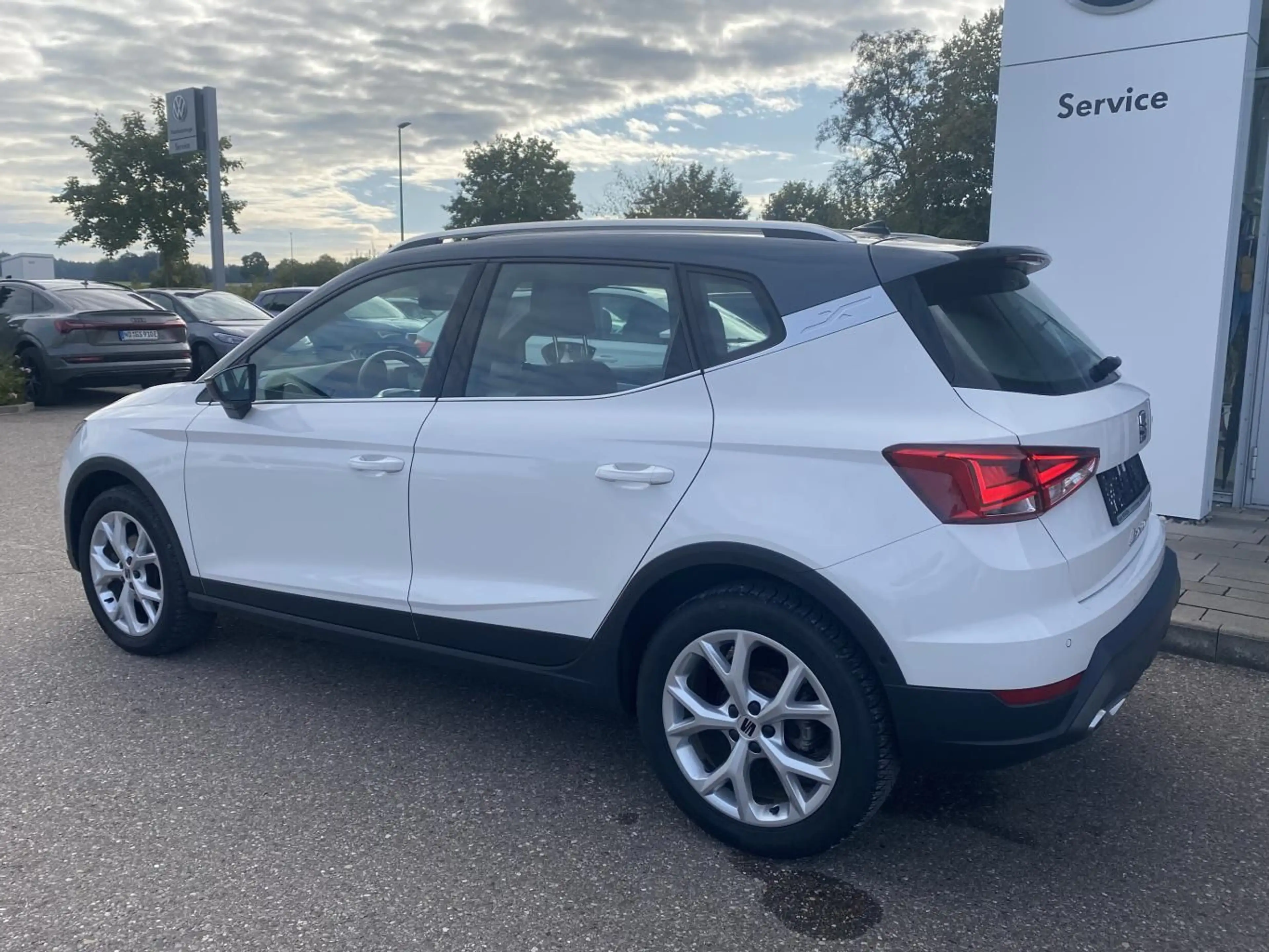 SEAT Arona 1.0 TSI FR SAFE-DRIVING-XL+FULL-LINK+ACC+L — photo 3