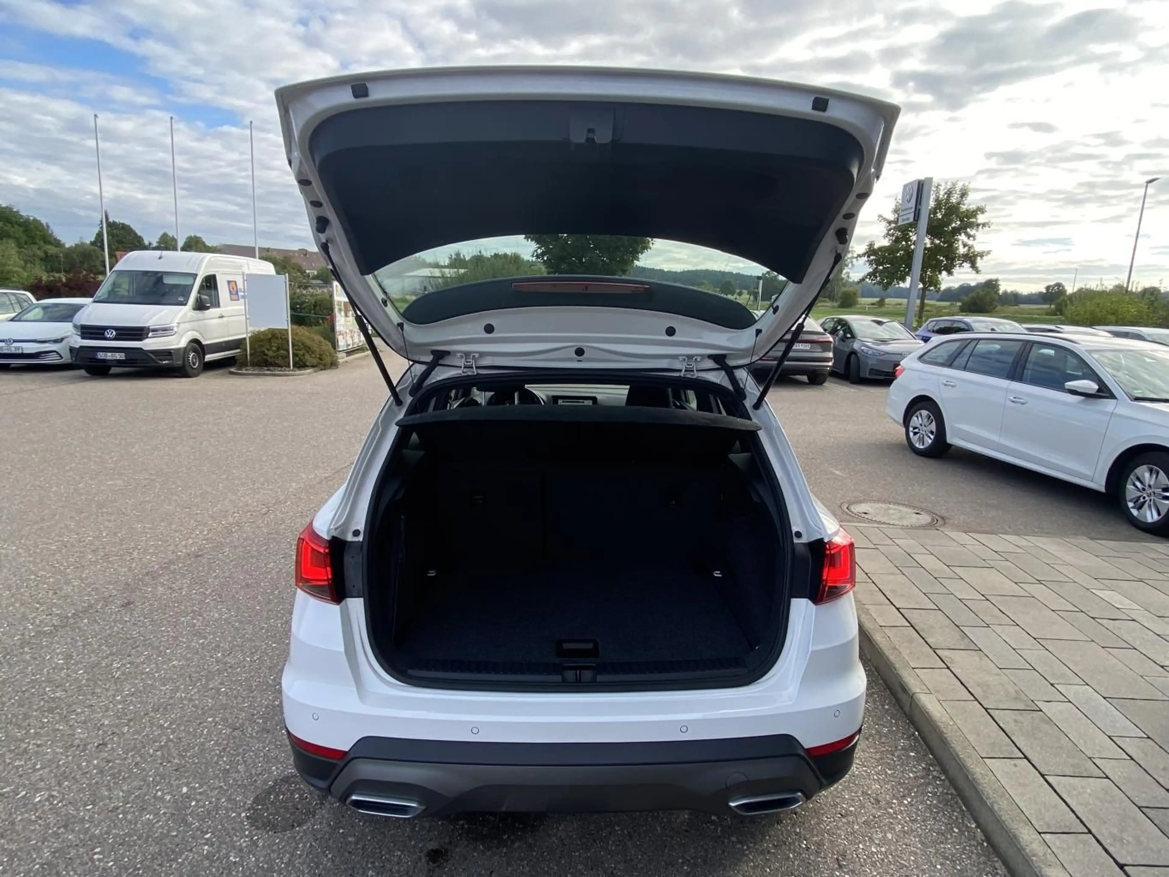 SEAT Arona 1.0 TSI FR SAFE-DRIVING-XL+FULL-LINK+ACC+L — photo 14