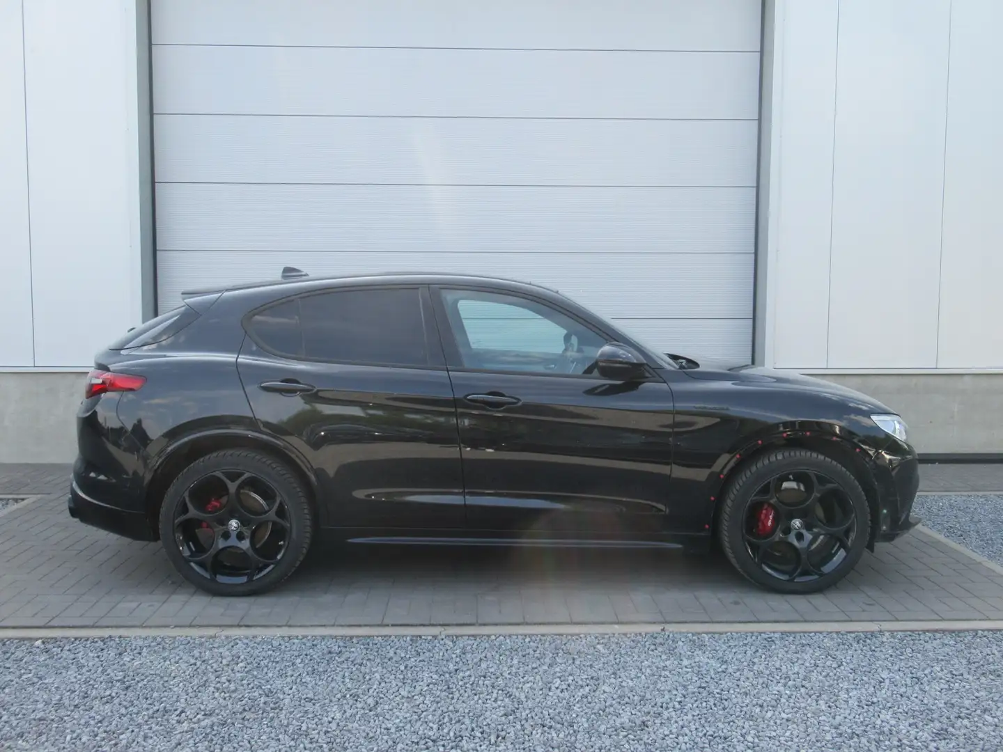 Alfa Romeo Stelvio 2.2d Aut. 4WD VELOCE /€12.990 netto / FULL OPTI Noir - 2