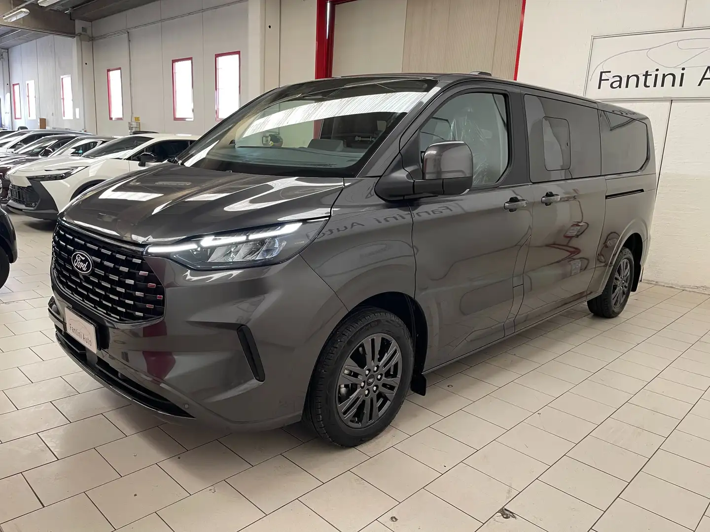 Ford Tourneo Custom Titanium PL L2 2.0d 170cv 9 POSTI Auto-LEGGI SOTTO Grijs - 2