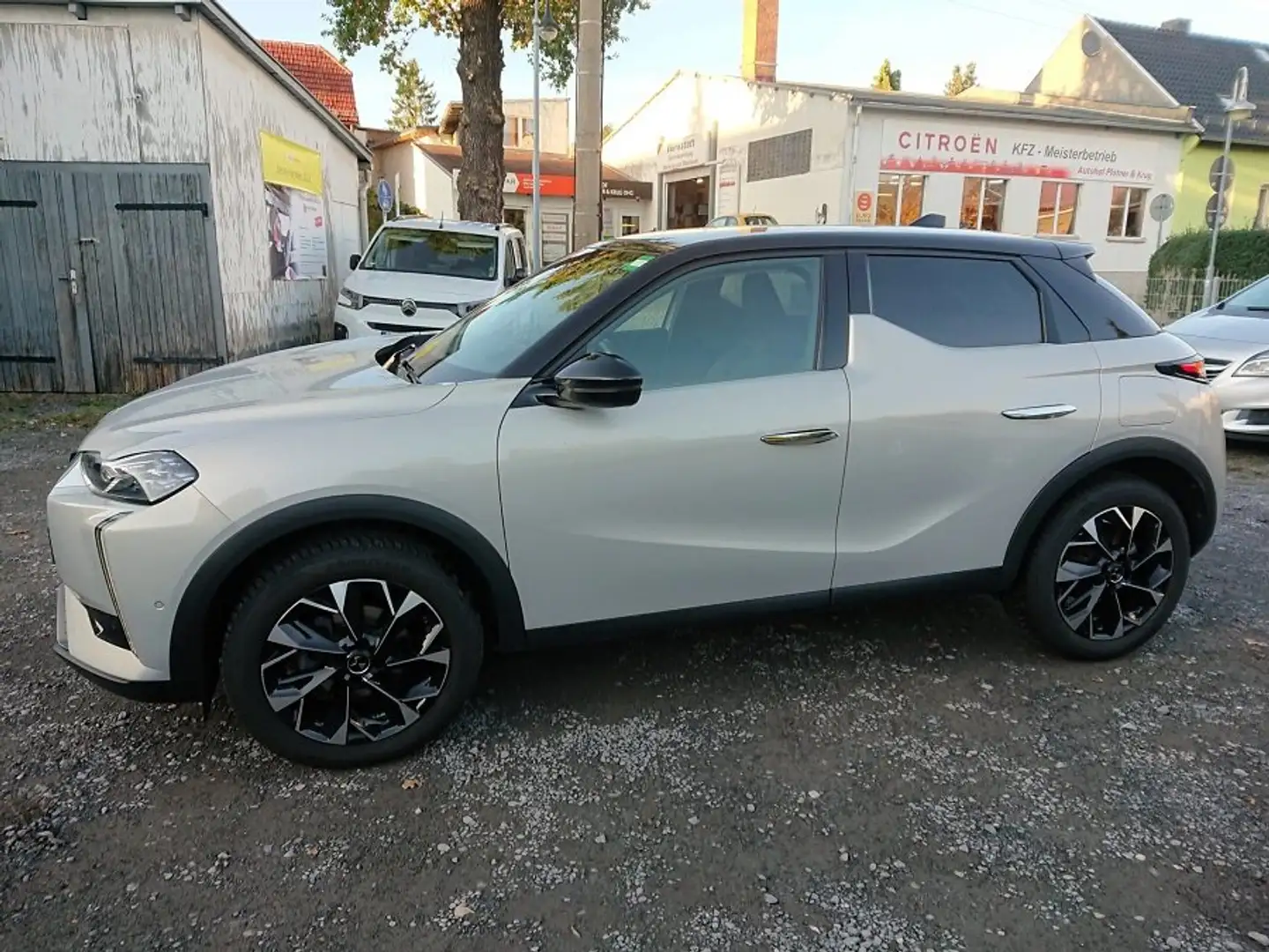 DS Automobiles DS 3 PureTech 130 Opera Automatik MatrixLED 360°Cam Grau - 2