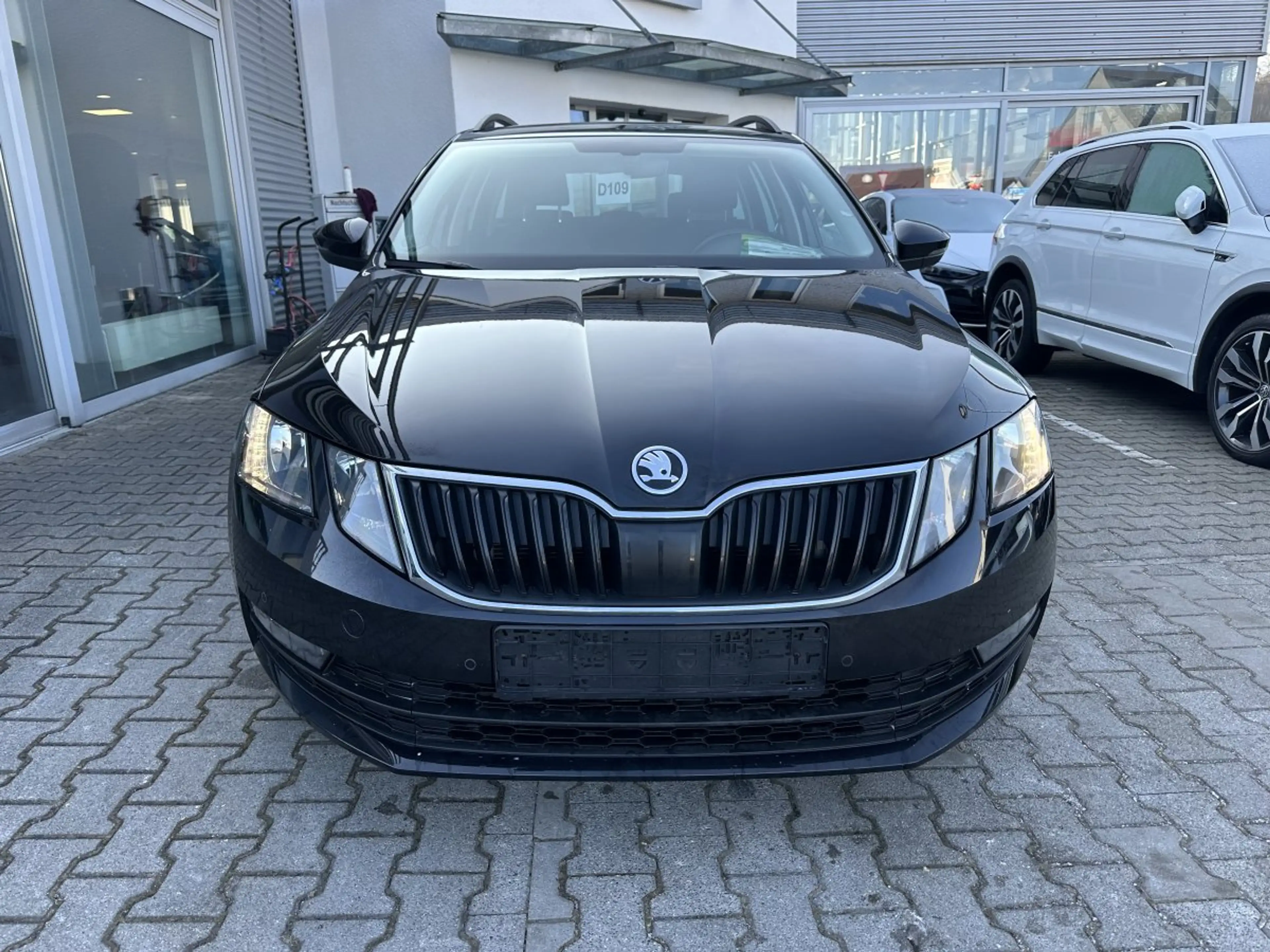 Skoda Octavia Combi SOLEIL 2.0TDI DSG*LED*NAVI*PDC*17-ZOLL — photo 3