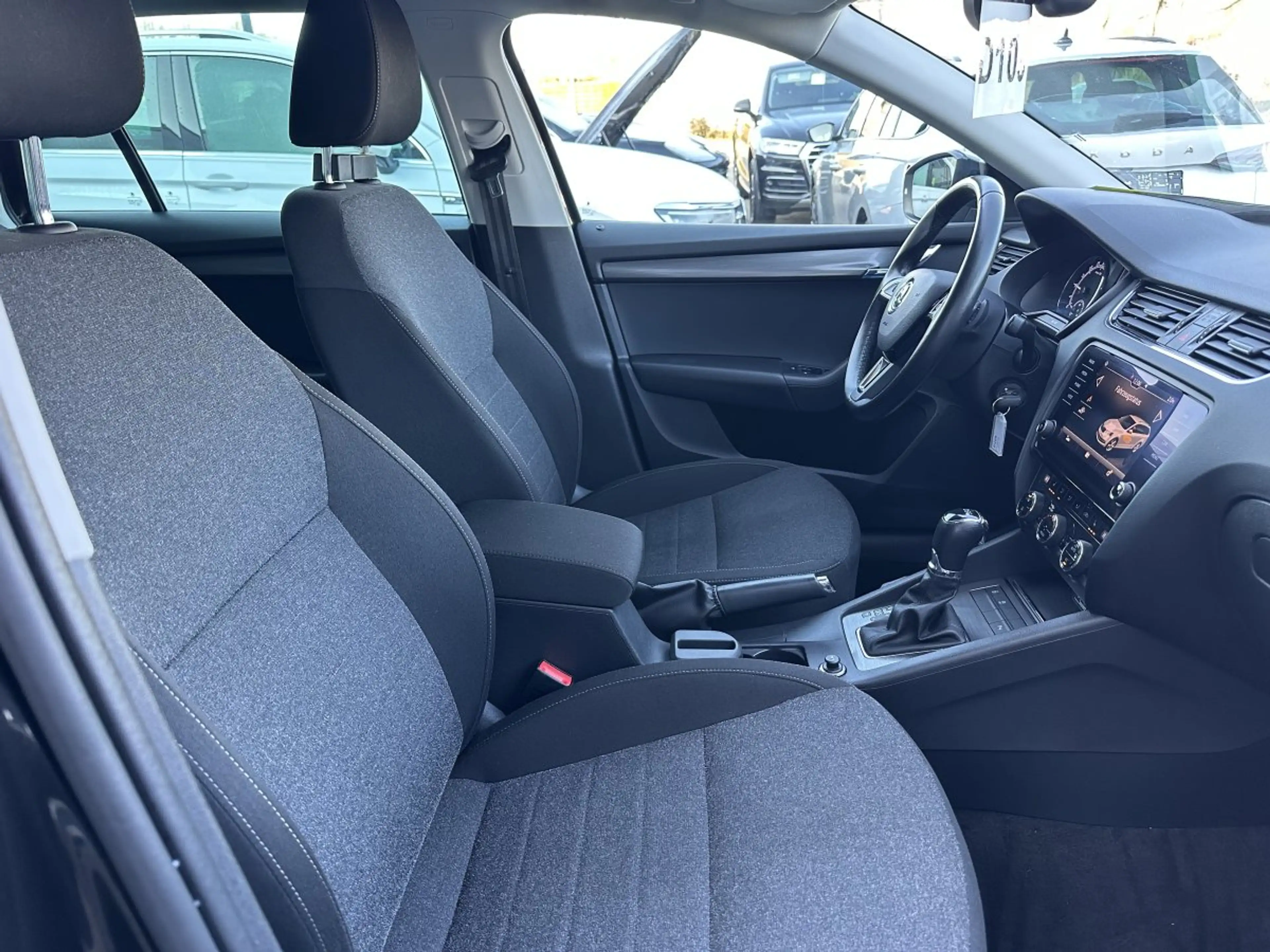 Skoda Octavia Combi SOLEIL 2.0TDI DSG*LED*NAVI*PDC*17-ZOLL — photo 10