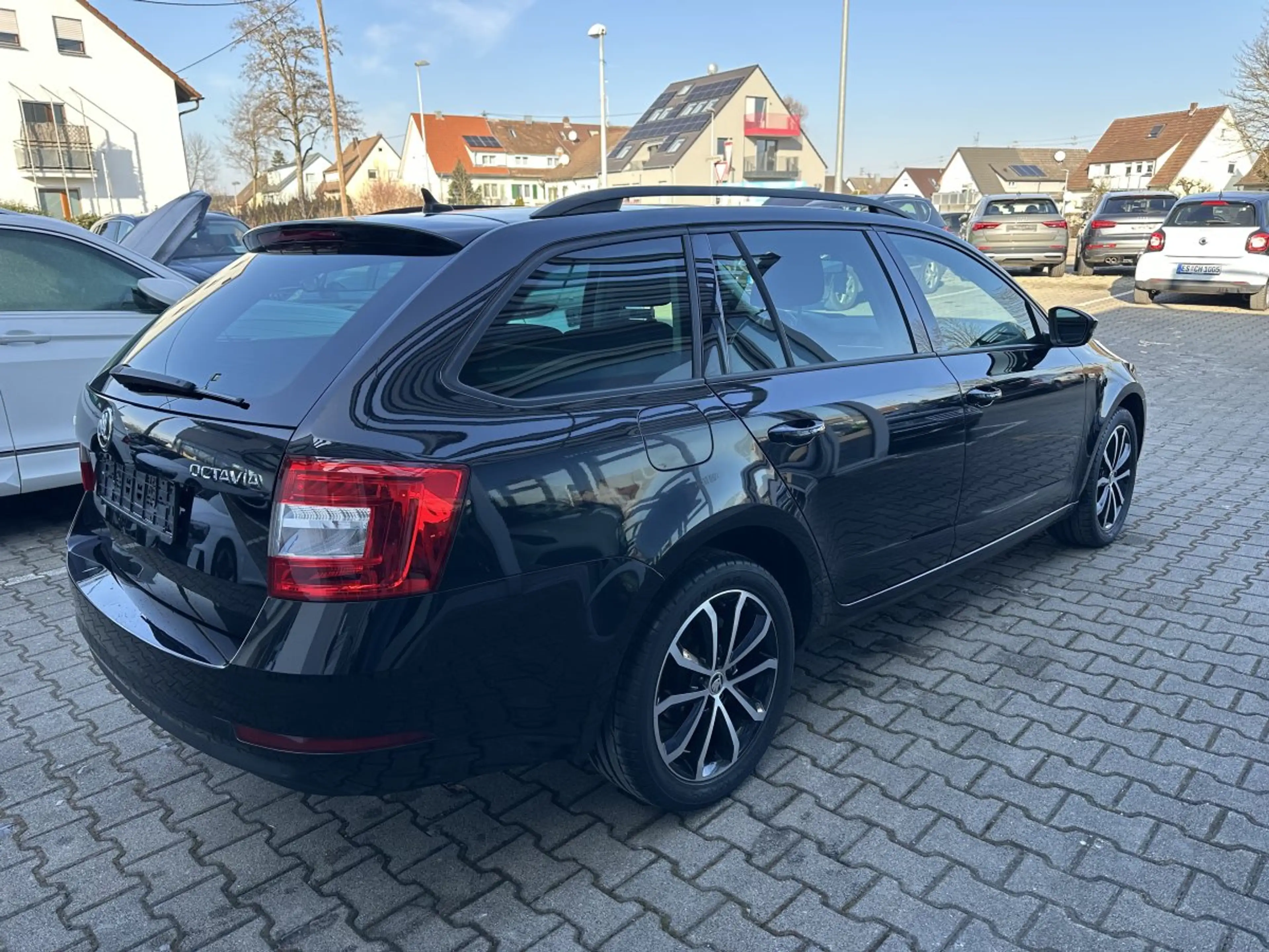 Skoda Octavia Combi SOLEIL 2.0TDI DSG*LED*NAVI*PDC*17-ZOLL — photo 5