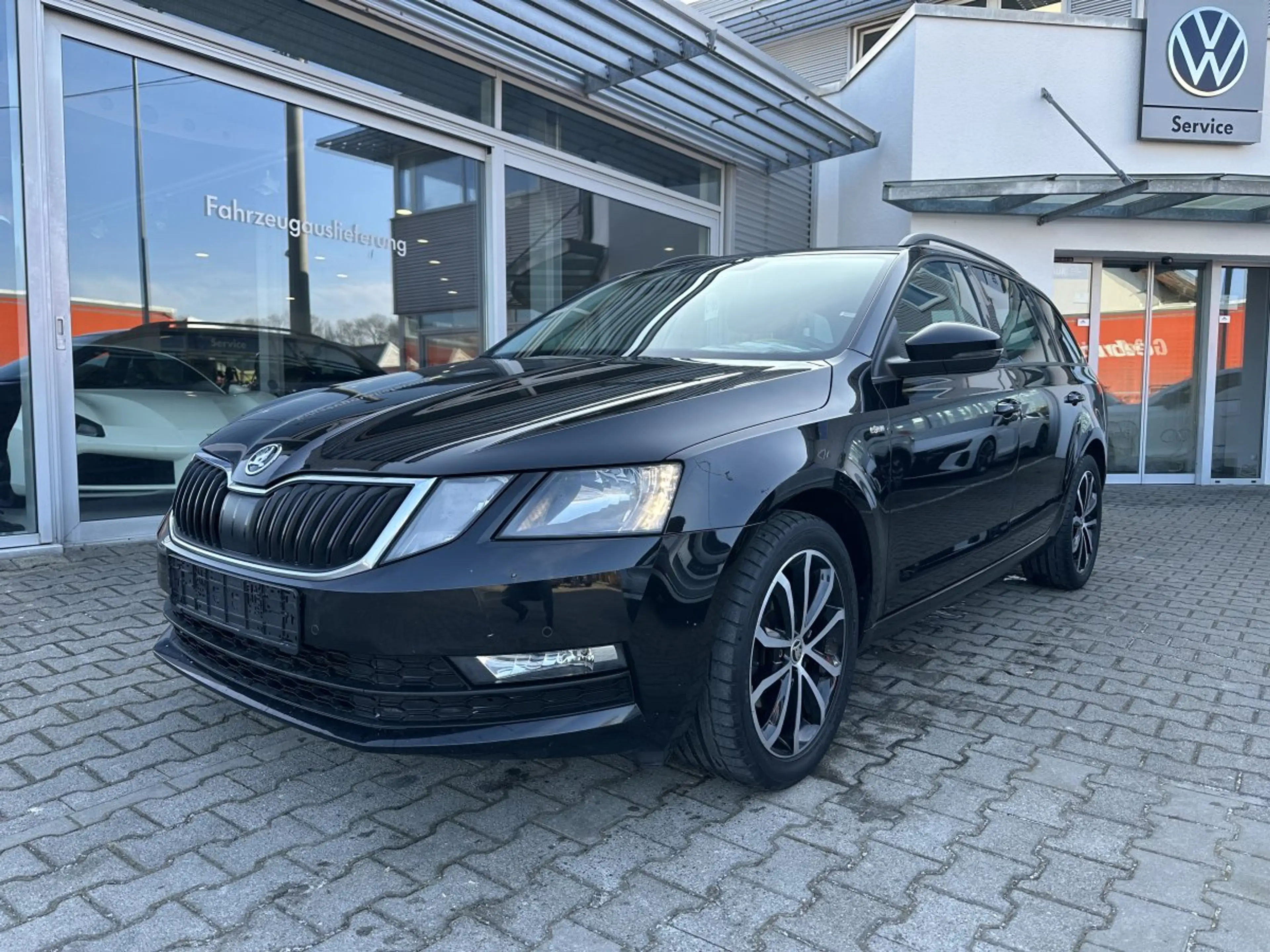 Skoda Octavia Combi SOLEIL 2.0TDI DSG*LED*NAVI*PDC*17-ZOLL