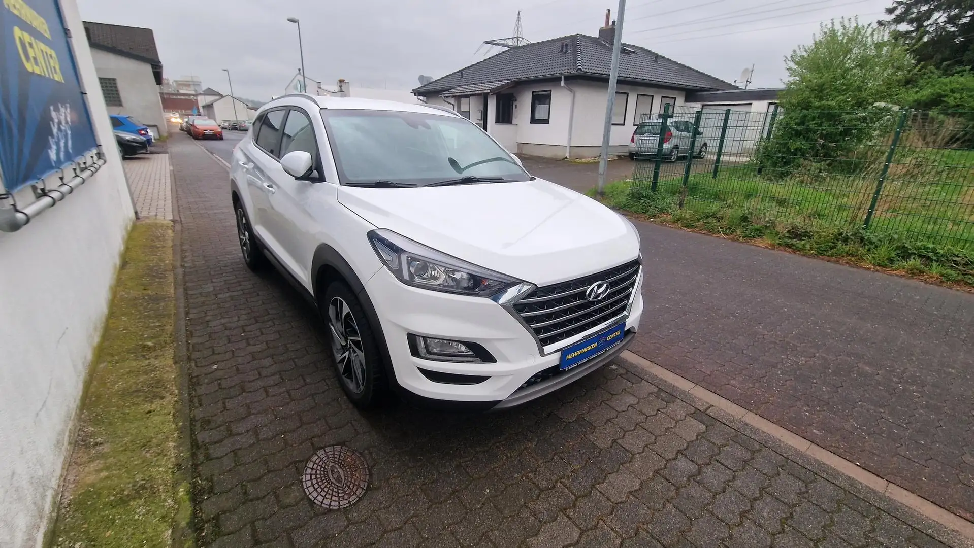 Hyundai TUCSON 1.6 2WD DCT Navi DAB Alu19 Shzg Lenkradheiz 130... Blanc - 2