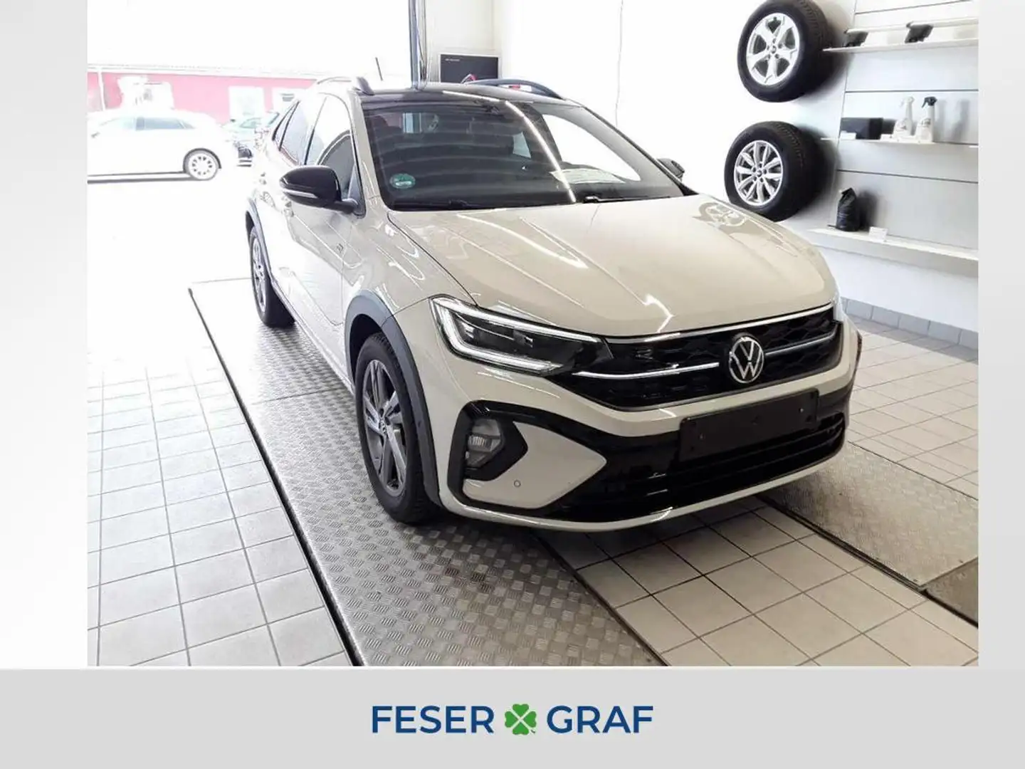 Volkswagen Taigo R-Line 1.5 TSI DSG 150PS Grau - 1