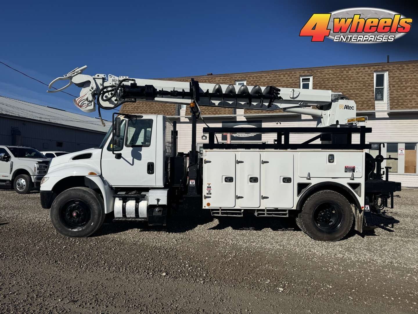 その他 INTERNATIONAL 4400 SERIES Digger Derrick 2018 International 4400 | $ 69,999 | 160,000 km Auger/Digger
