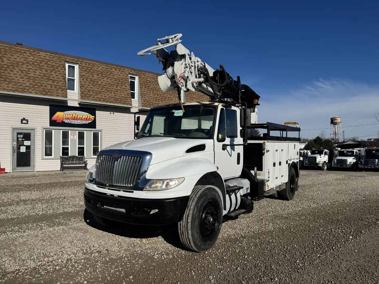 2018 International 4400 | $ 69,999 | 160,000 km Auger/Digger