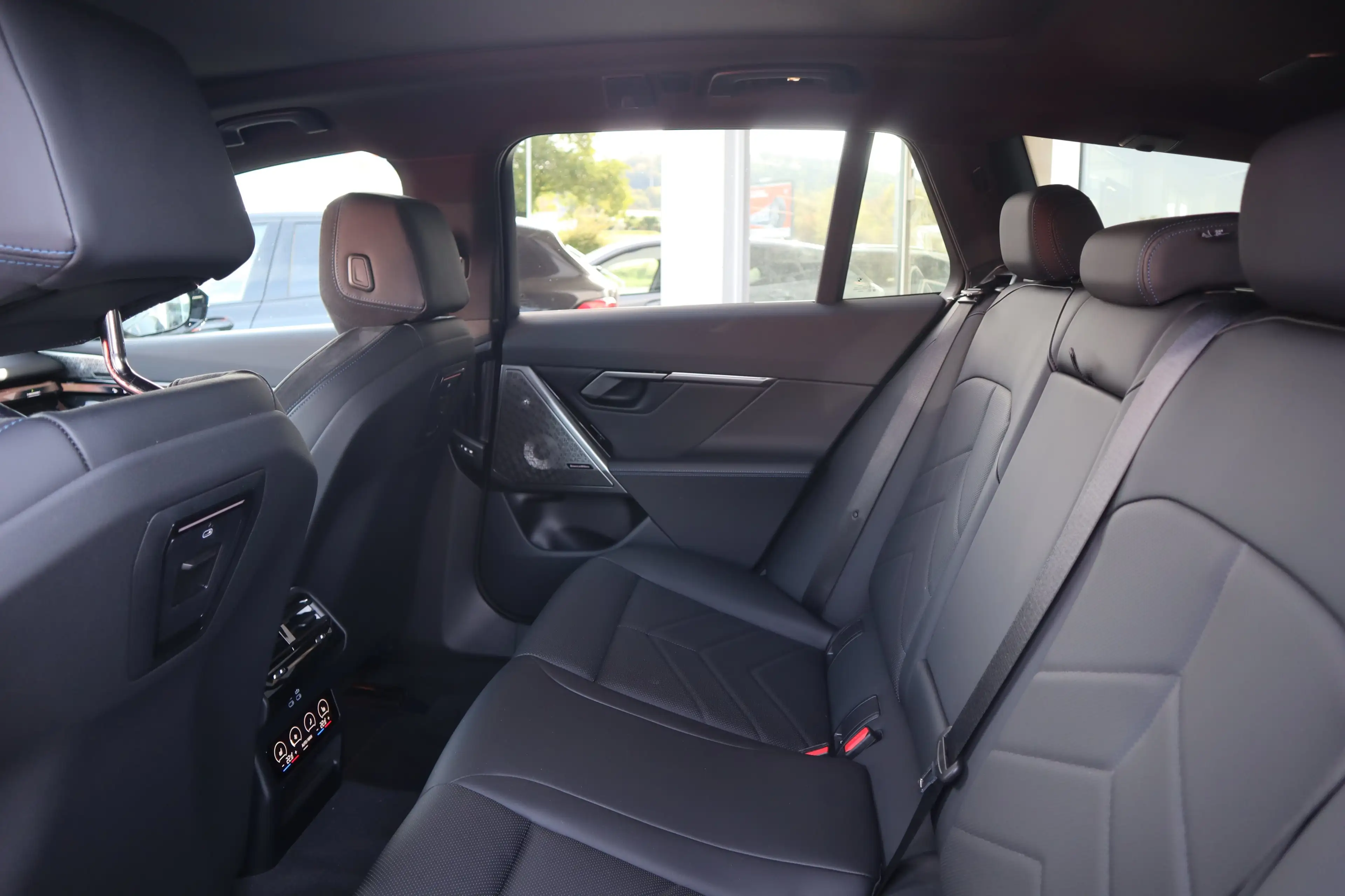 BMW i5 eDrive40 Touring — photo 6