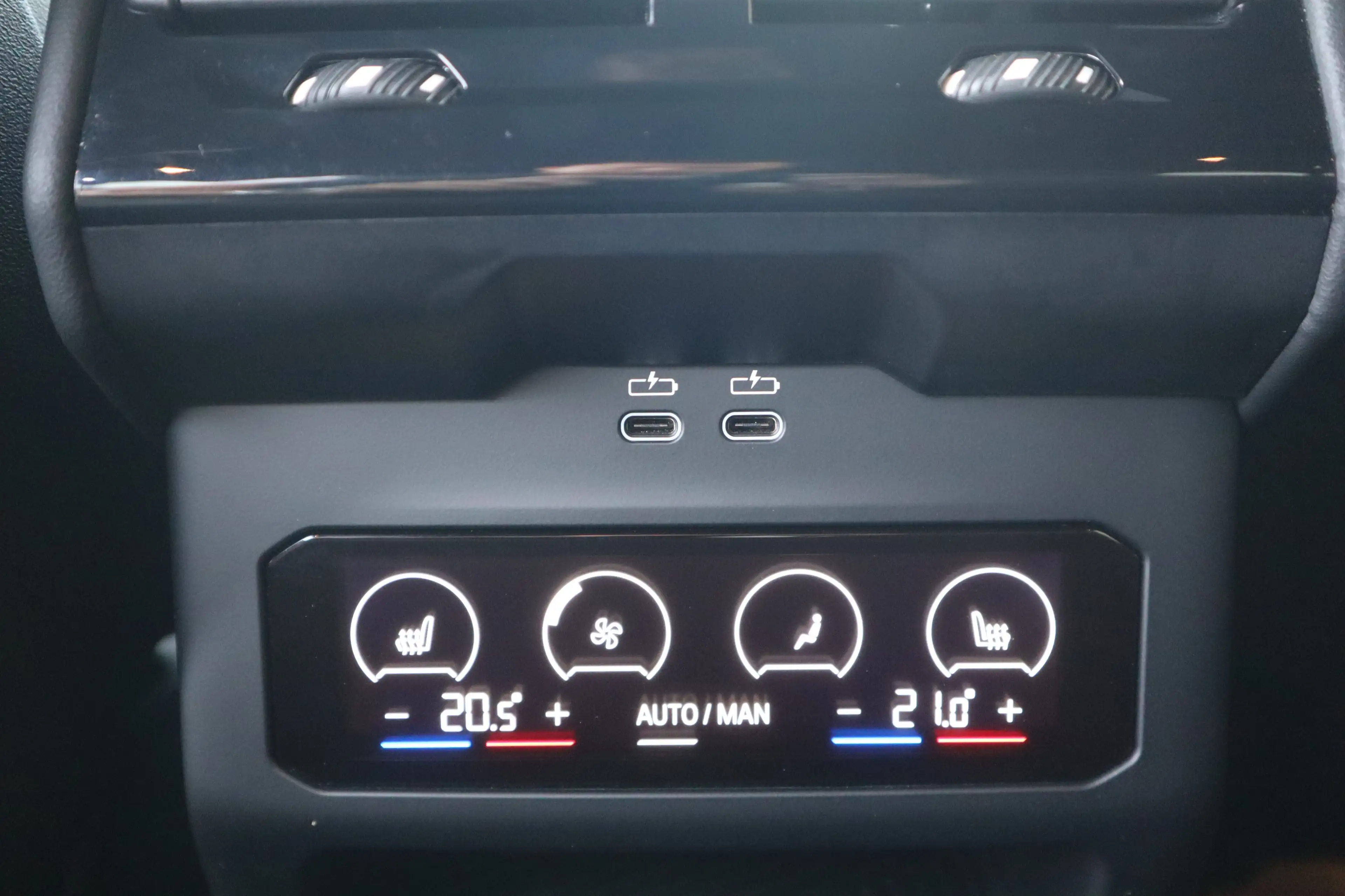 BMW i5 eDrive40 Touring — photo 7